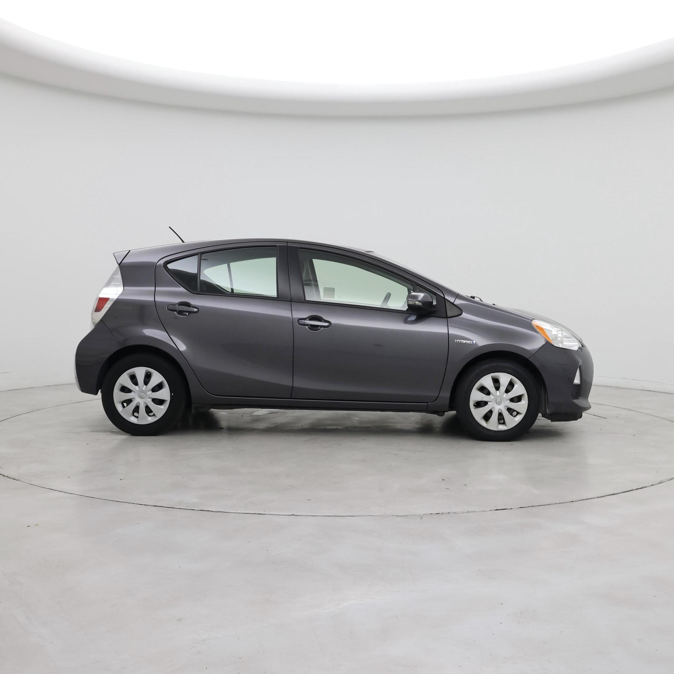 Thumbnail: 2014 Toyota Prius c - 7