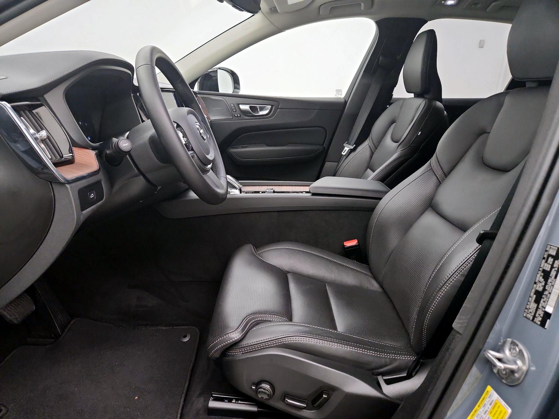 Thumbnail: 2024 Volvo XC60 - 11
