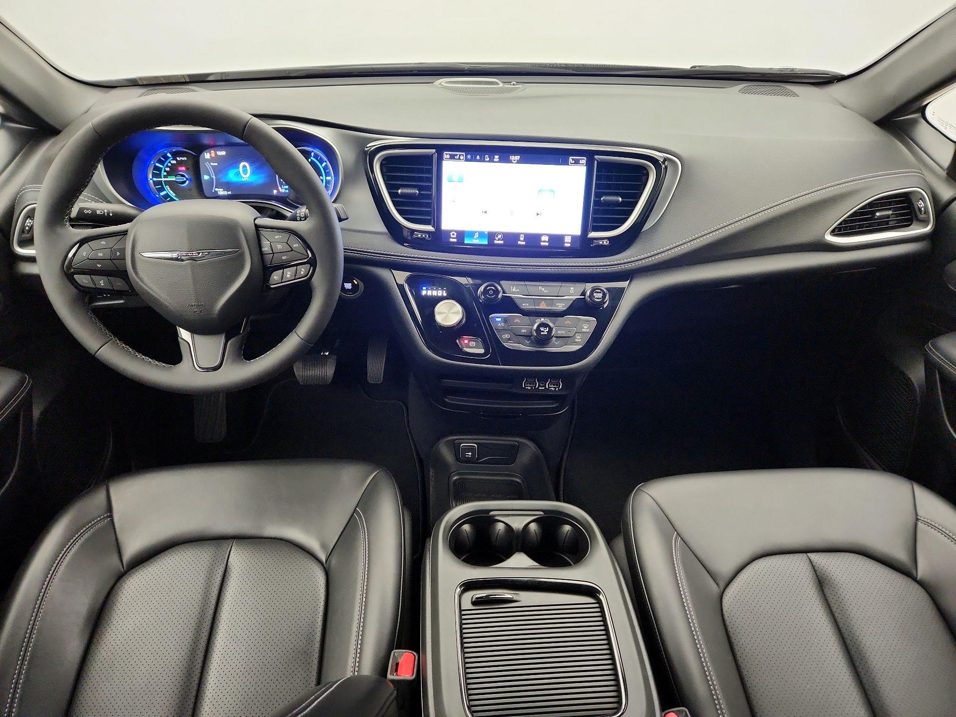 Thumbnail: 2023 Chrysler Pacifica - 9