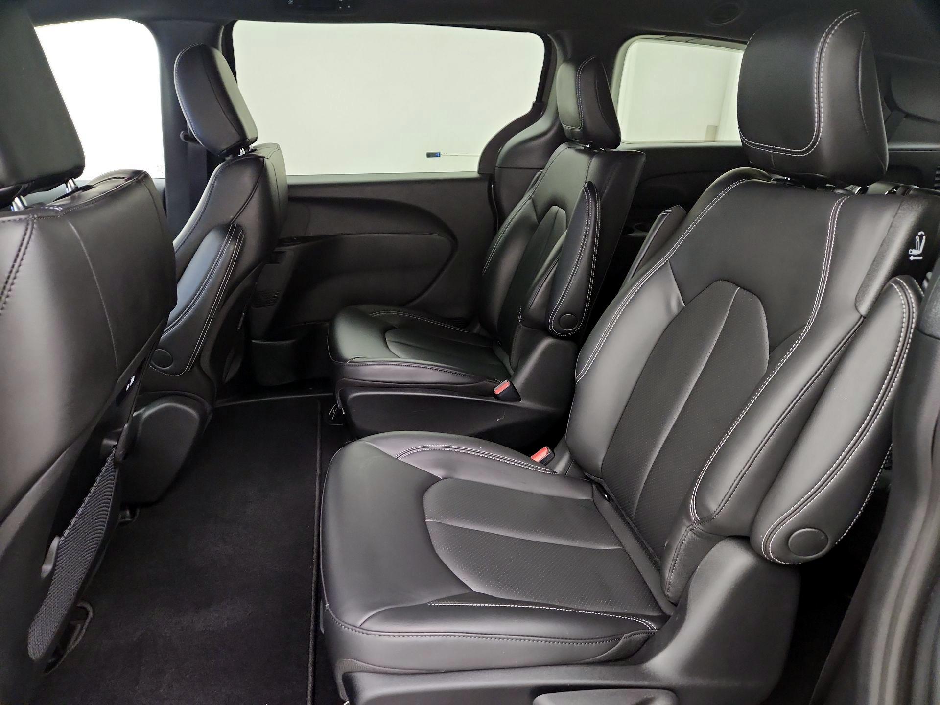 Thumbnail: 2023 Chrysler Pacifica - 19
