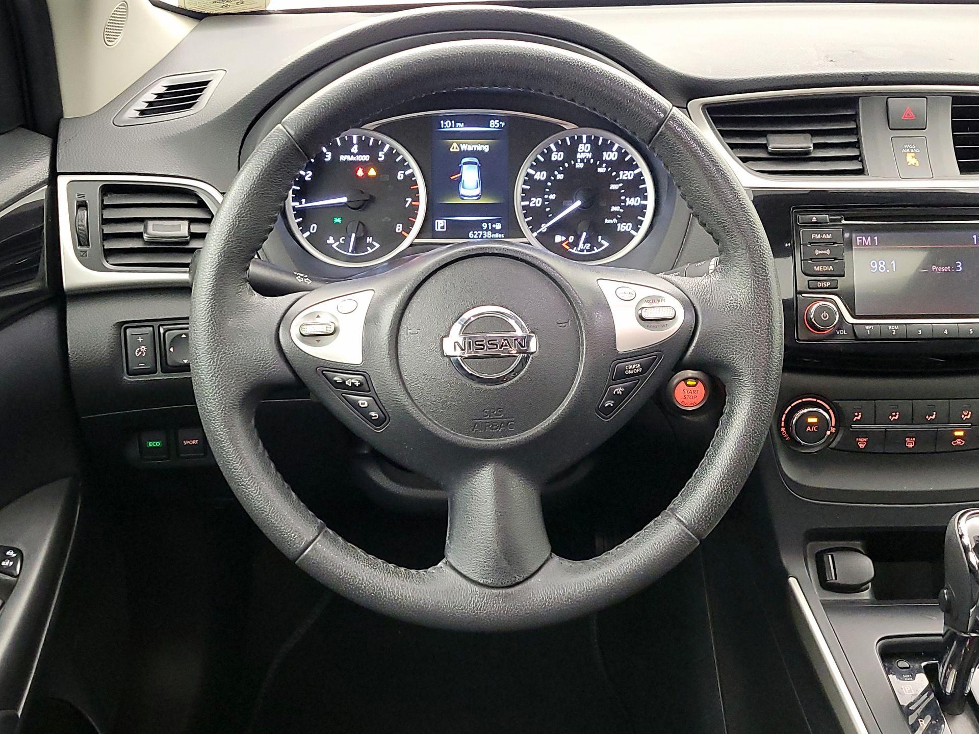 Thumbnail: 2017 Nissan Sentra - 10