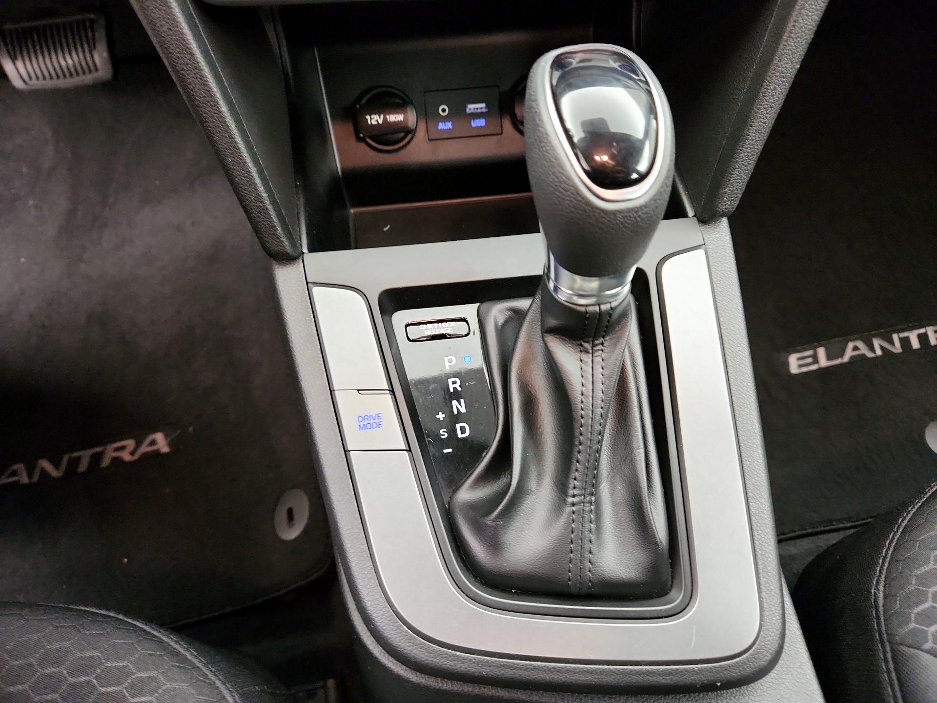 Thumbnail: 2019 Hyundai Elantra - 17
