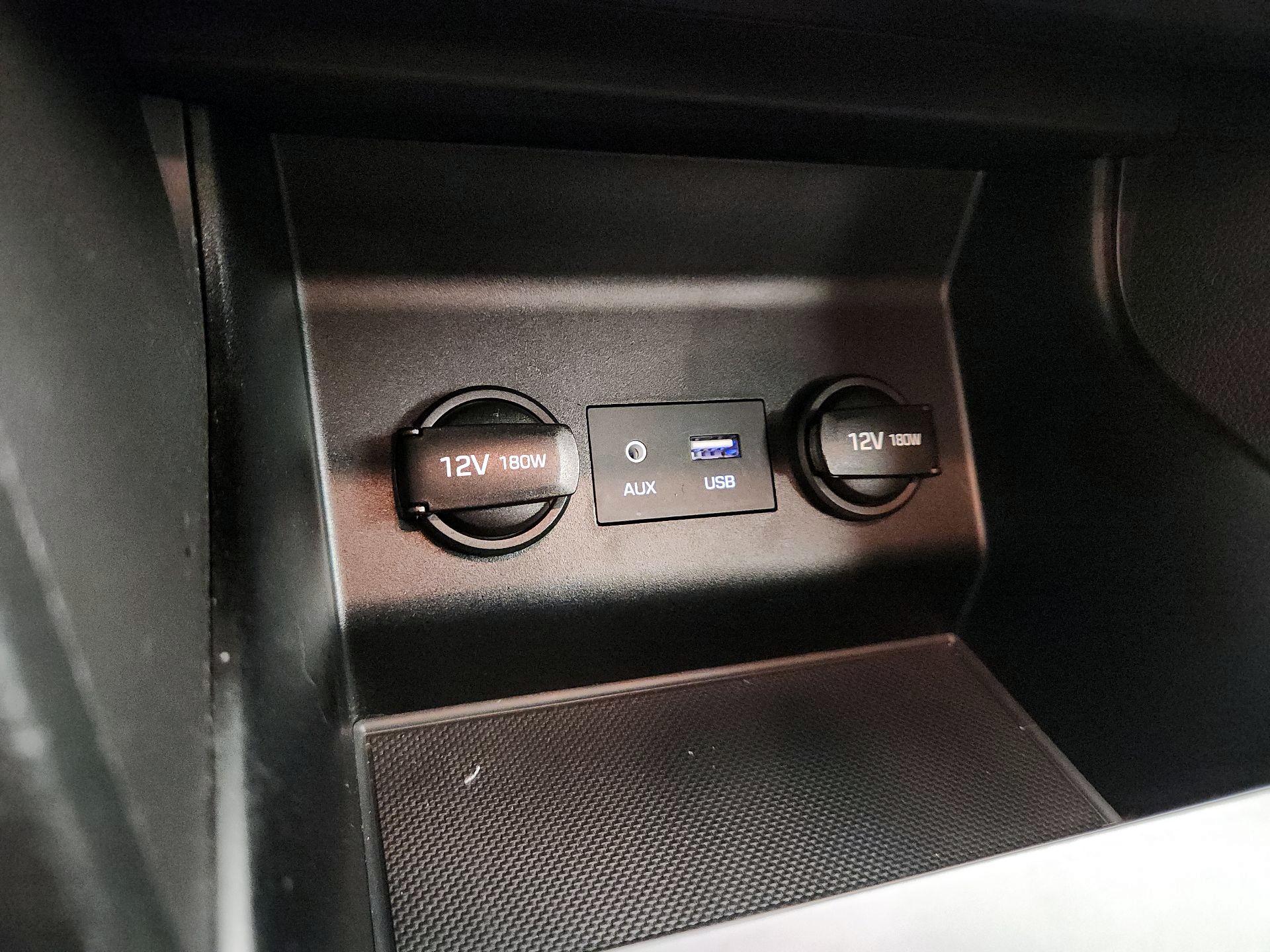 Thumbnail: 2019 Hyundai Elantra - 18