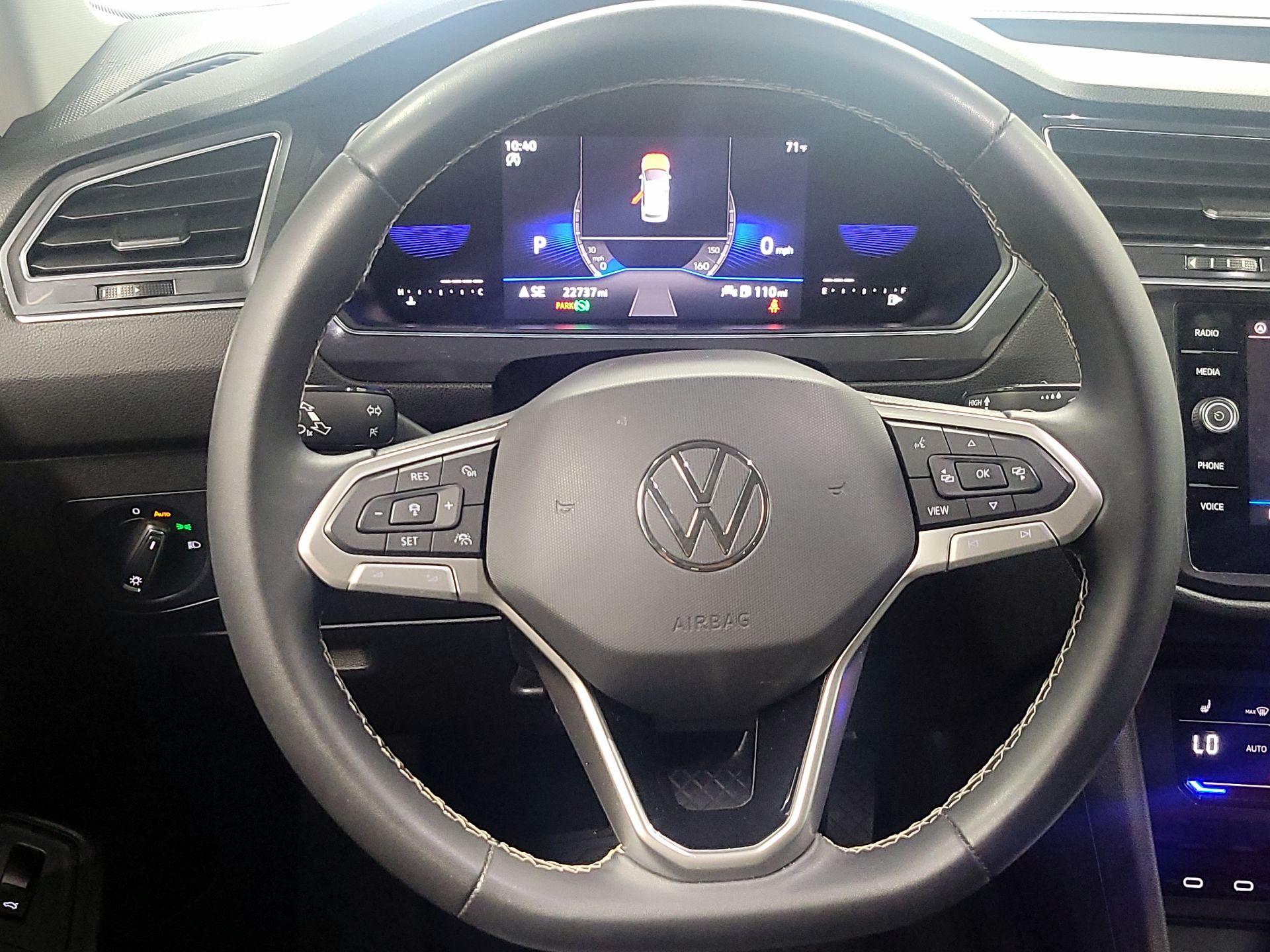 Thumbnail: 2022 Volkswagen Tiguan - 10