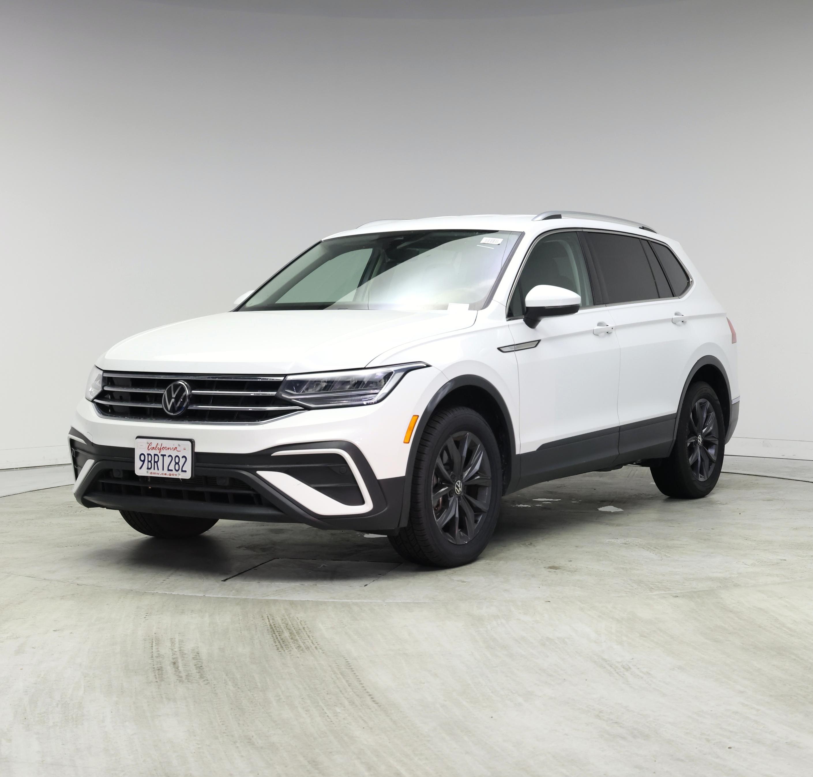Thumbnail: 2022 Volkswagen Tiguan - 4