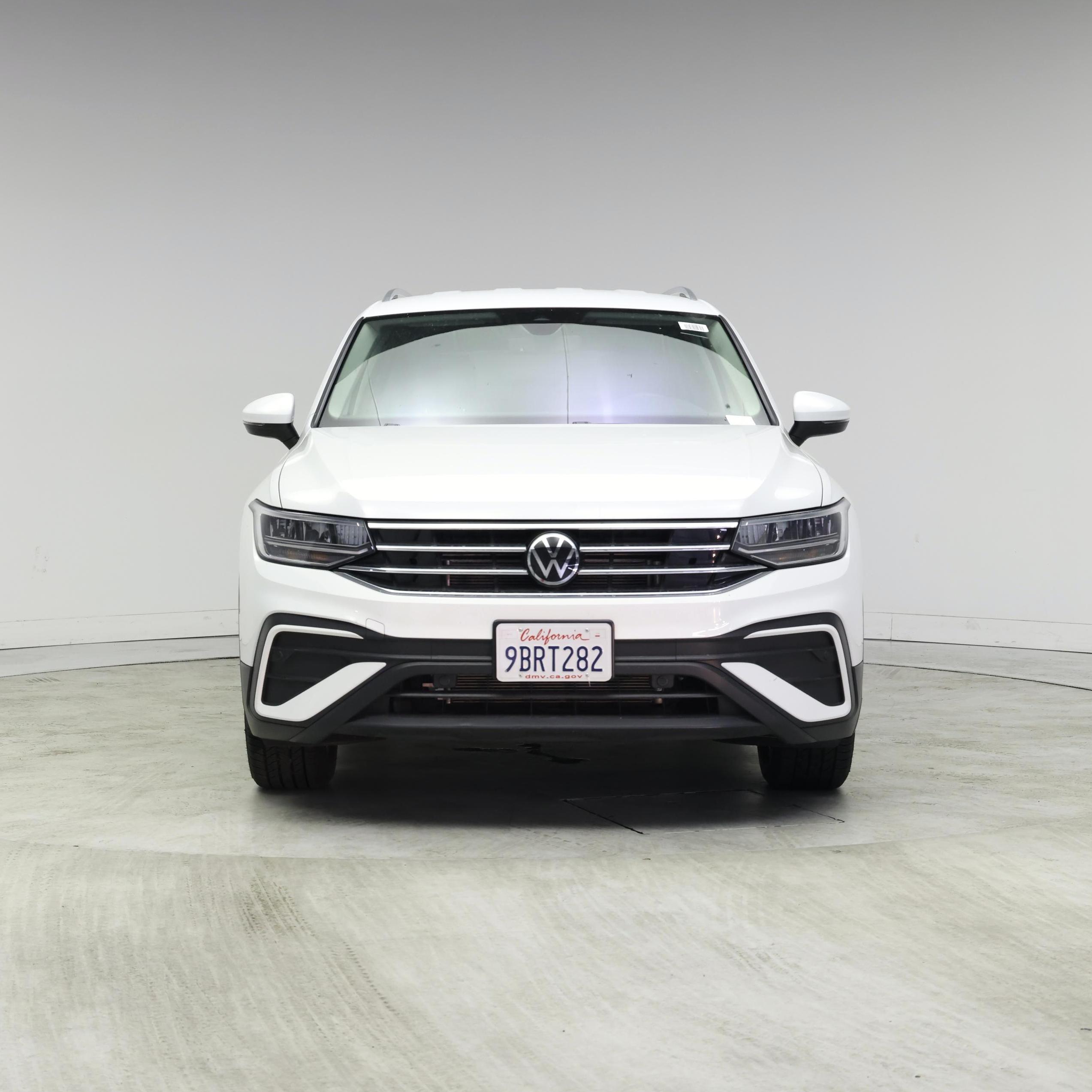 Thumbnail: 2022 Volkswagen Tiguan - 5