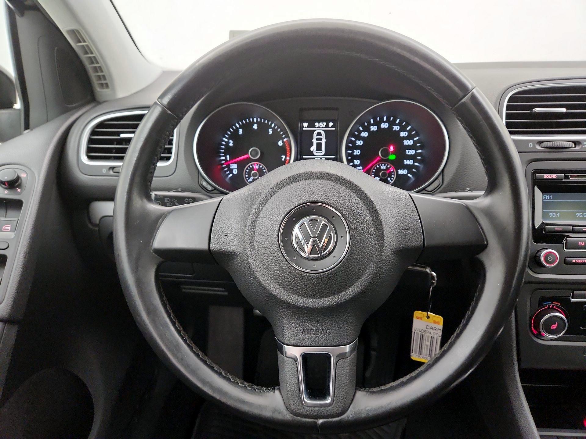 Thumbnail: 2013 Volkswagen Golf - 10