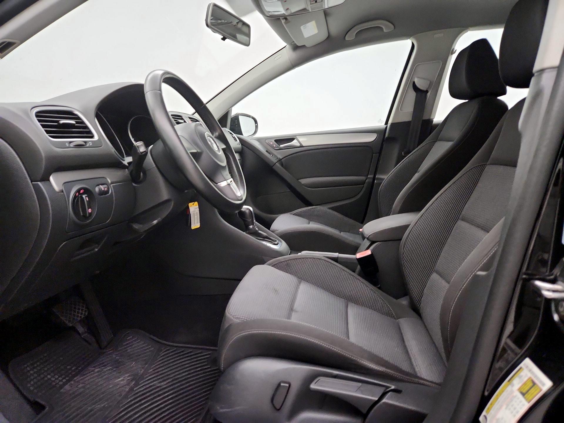 Thumbnail: 2013 Volkswagen Golf - 11