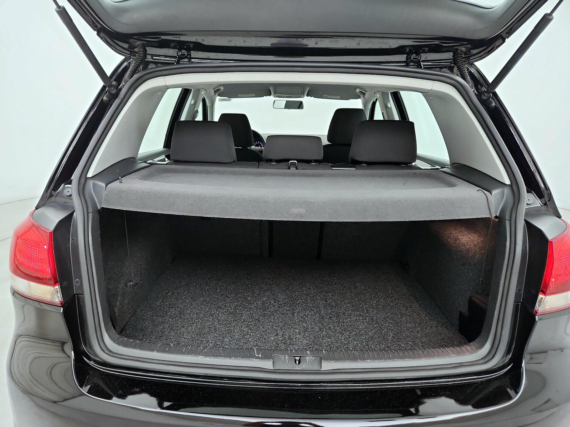 Thumbnail: 2013 Volkswagen Golf - 19