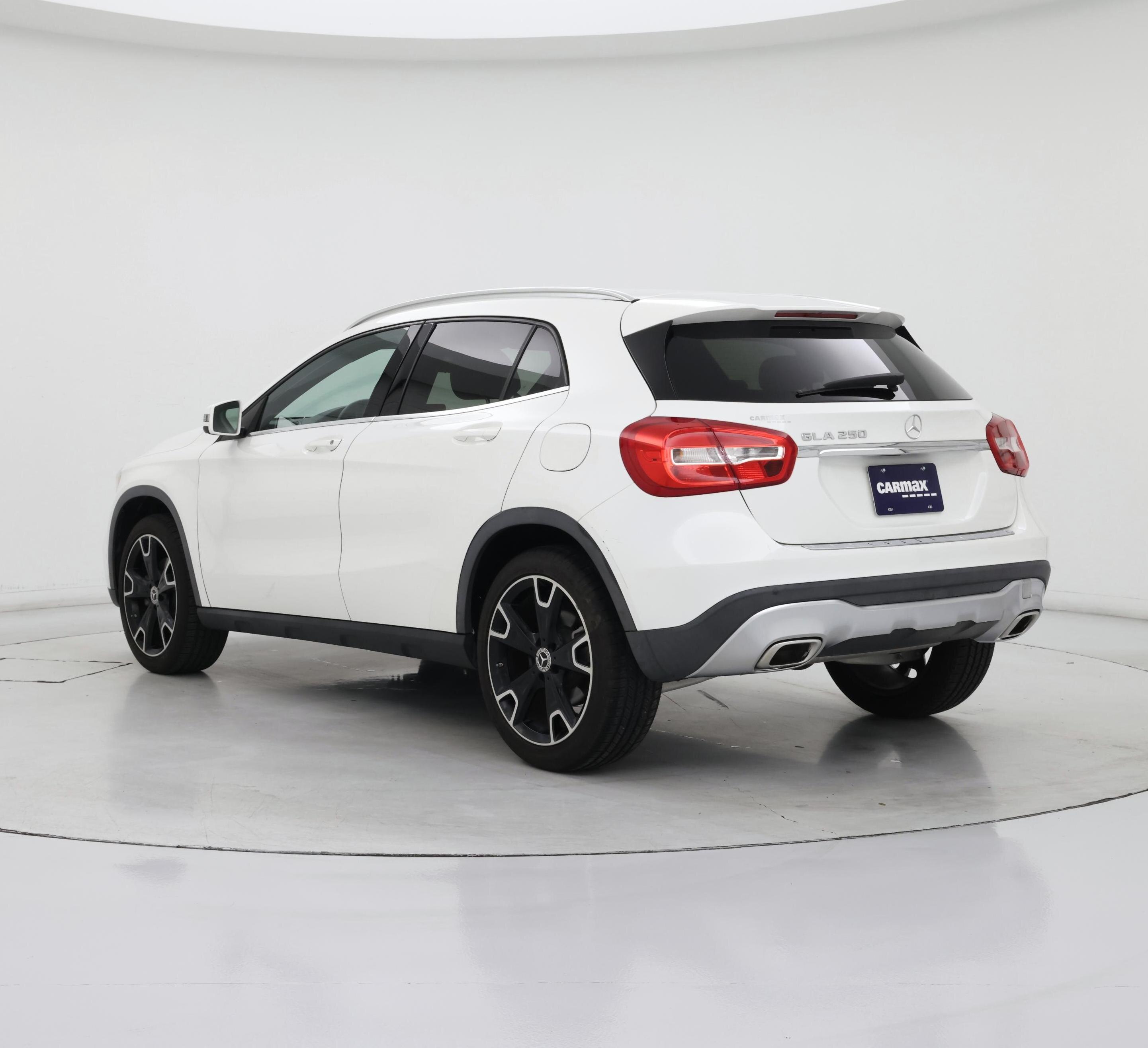 Thumbnail: 2020 Mercedes-Benz GLA - 2