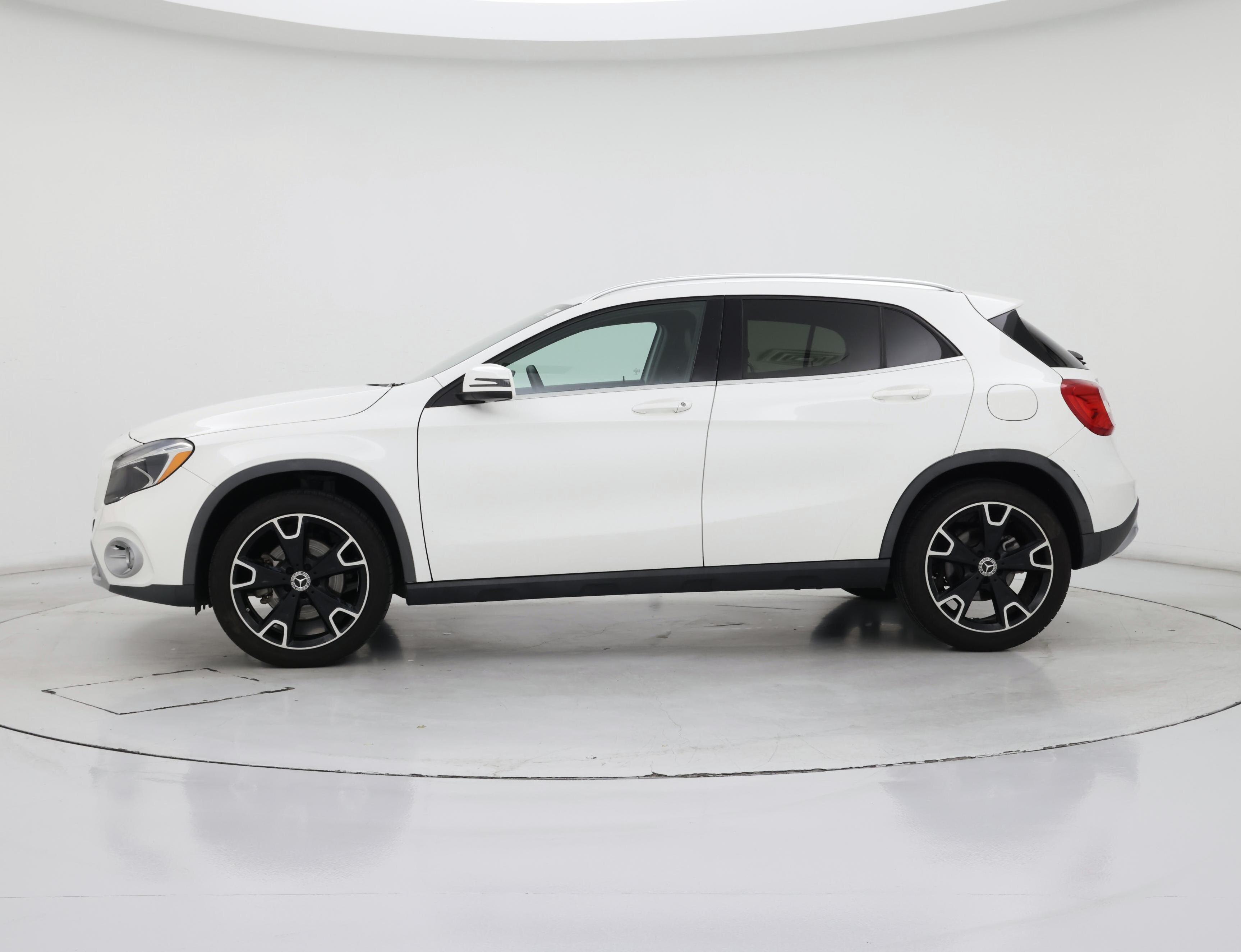 Thumbnail: 2020 Mercedes-Benz GLA - 3