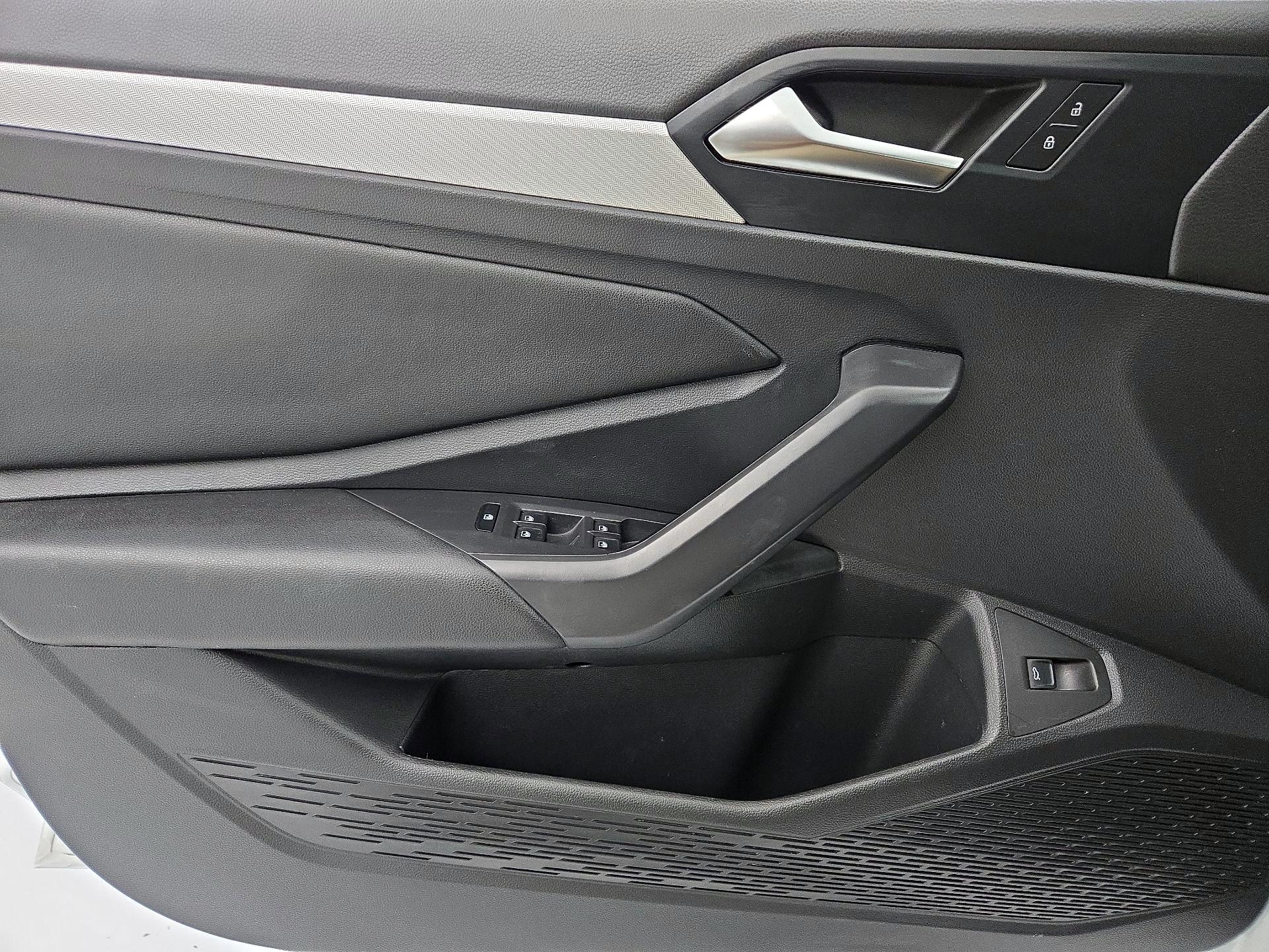 Thumbnail: 2019 Volkswagen Jetta - 12