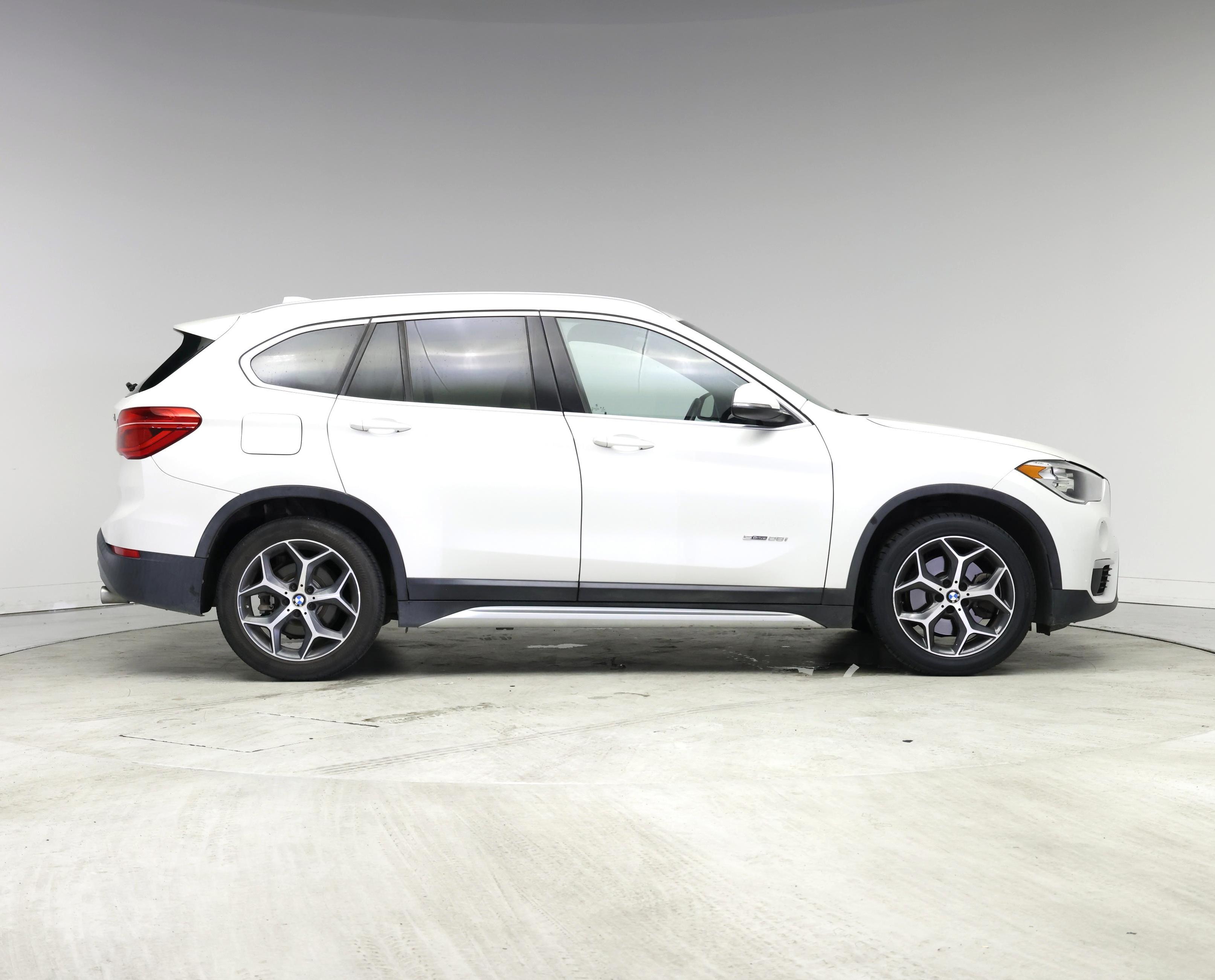 Thumbnail: 2018 BMW X1 - 7