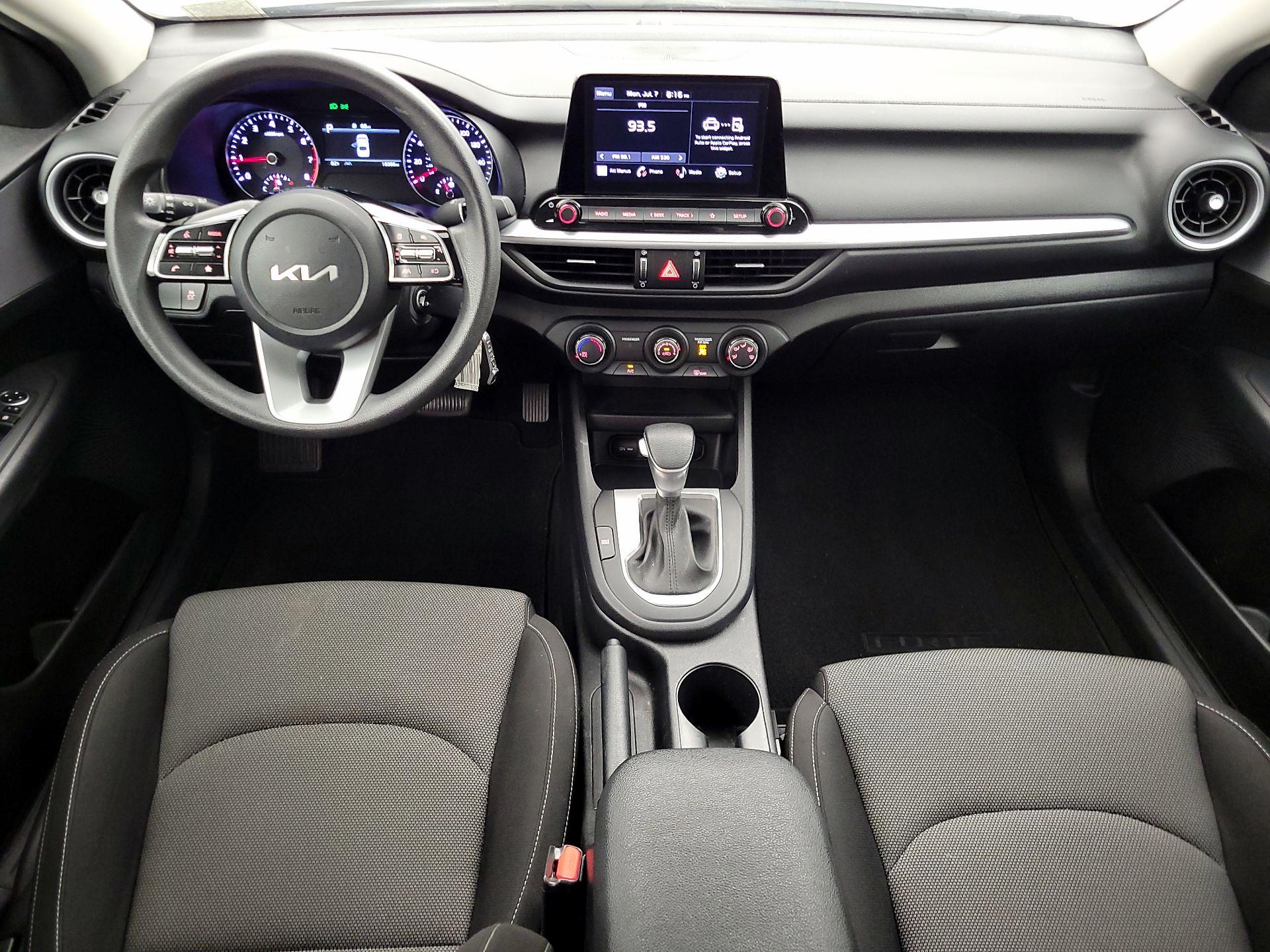 Thumbnail: 2022 Kia Forte - 9