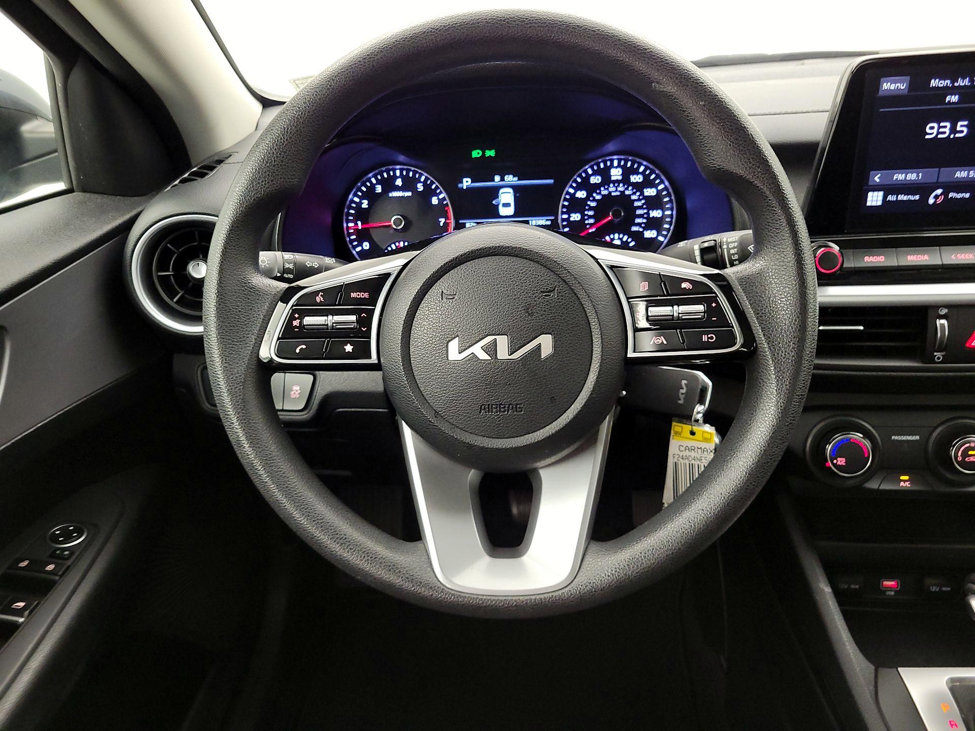 Thumbnail: 2022 Kia Forte - 10