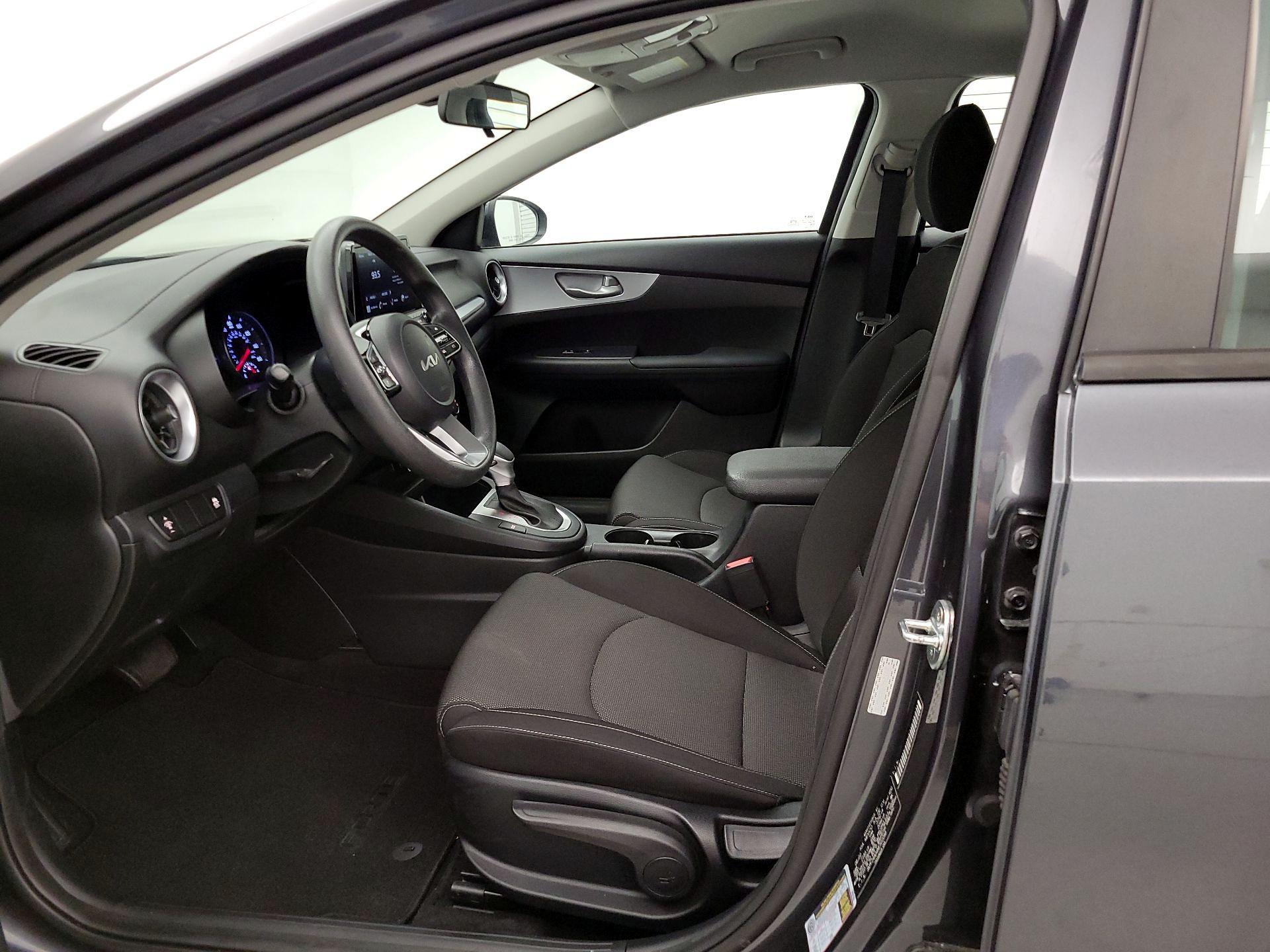 Thumbnail: 2022 Kia Forte - 11