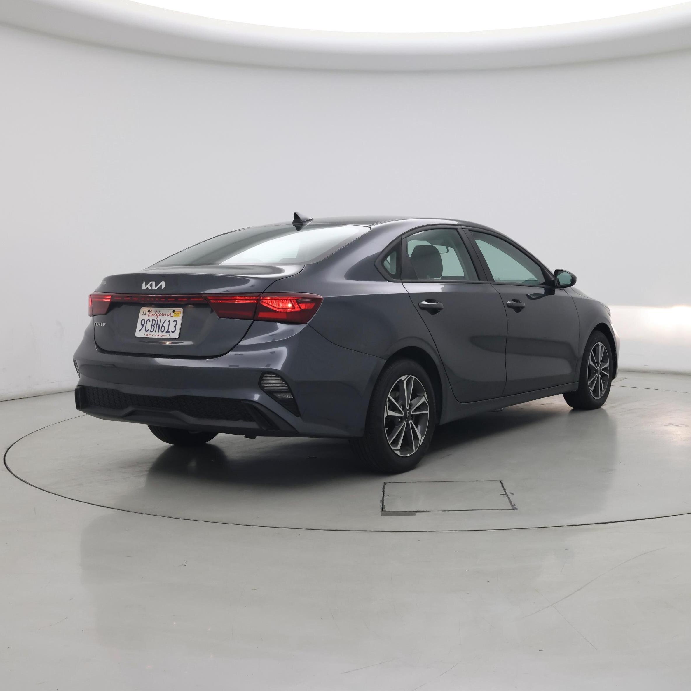 Thumbnail: 2022 Kia Forte - 8