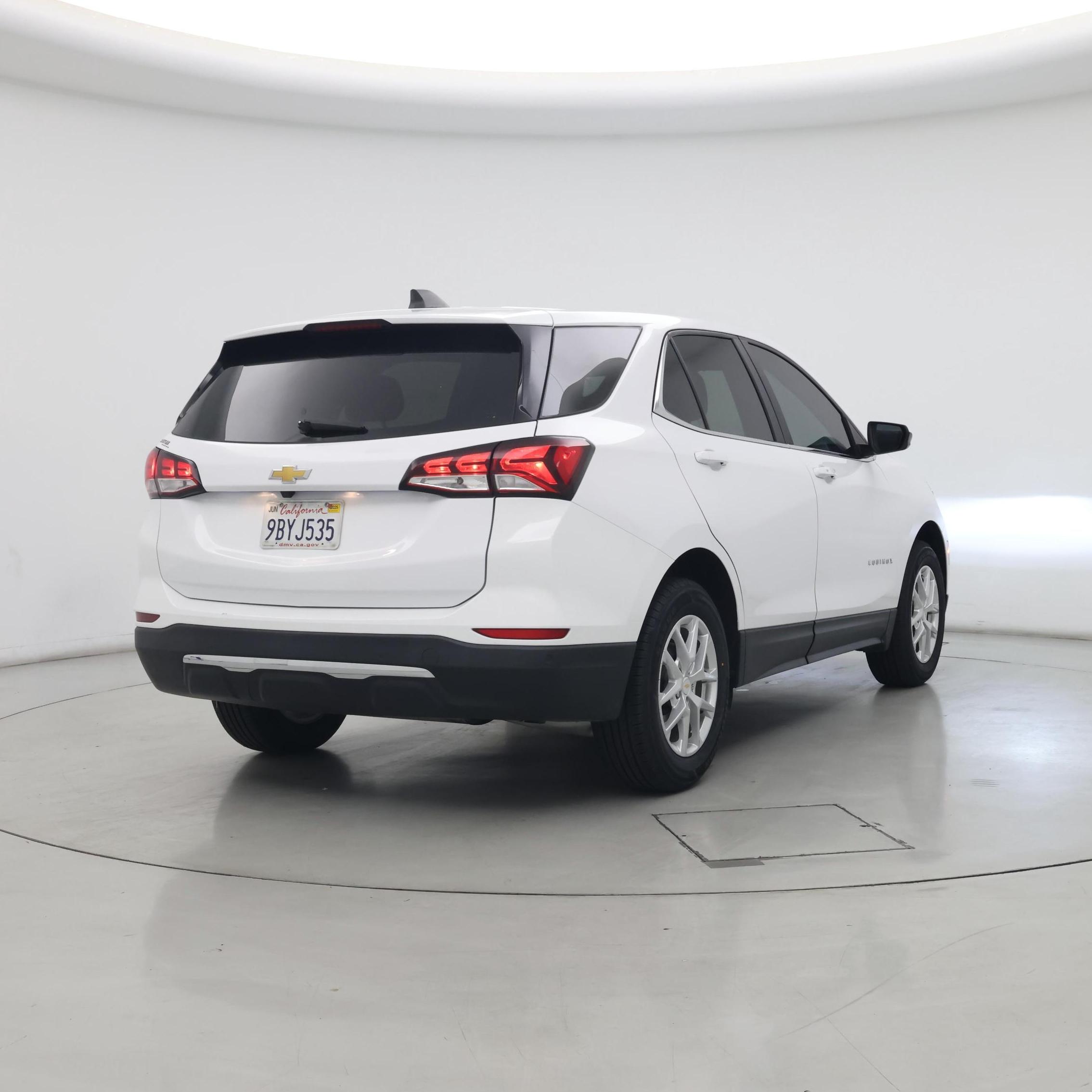Thumbnail: 2022 Chevrolet Equinox - 8
