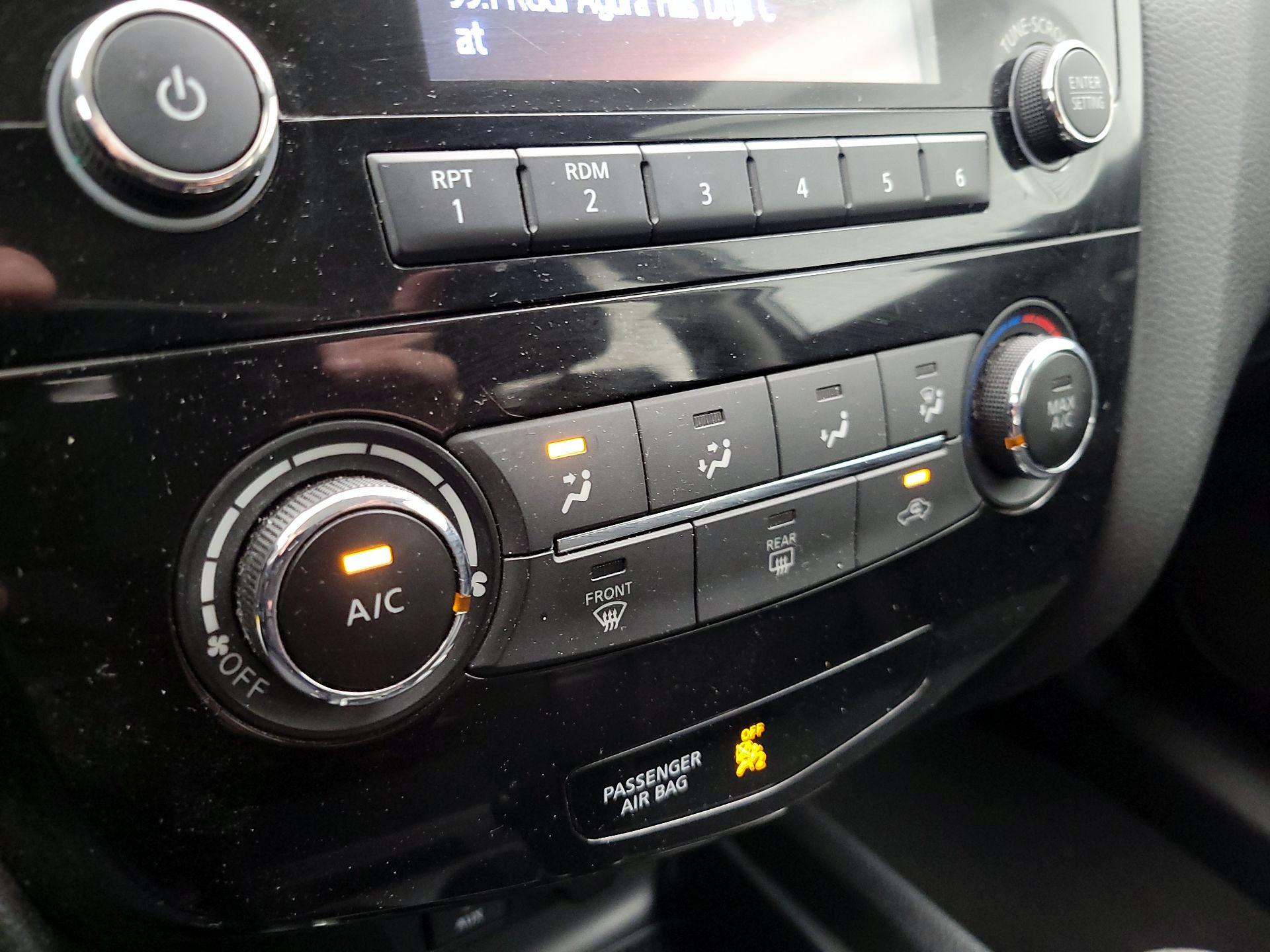 Thumbnail: 2016 Nissan Rogue - 16