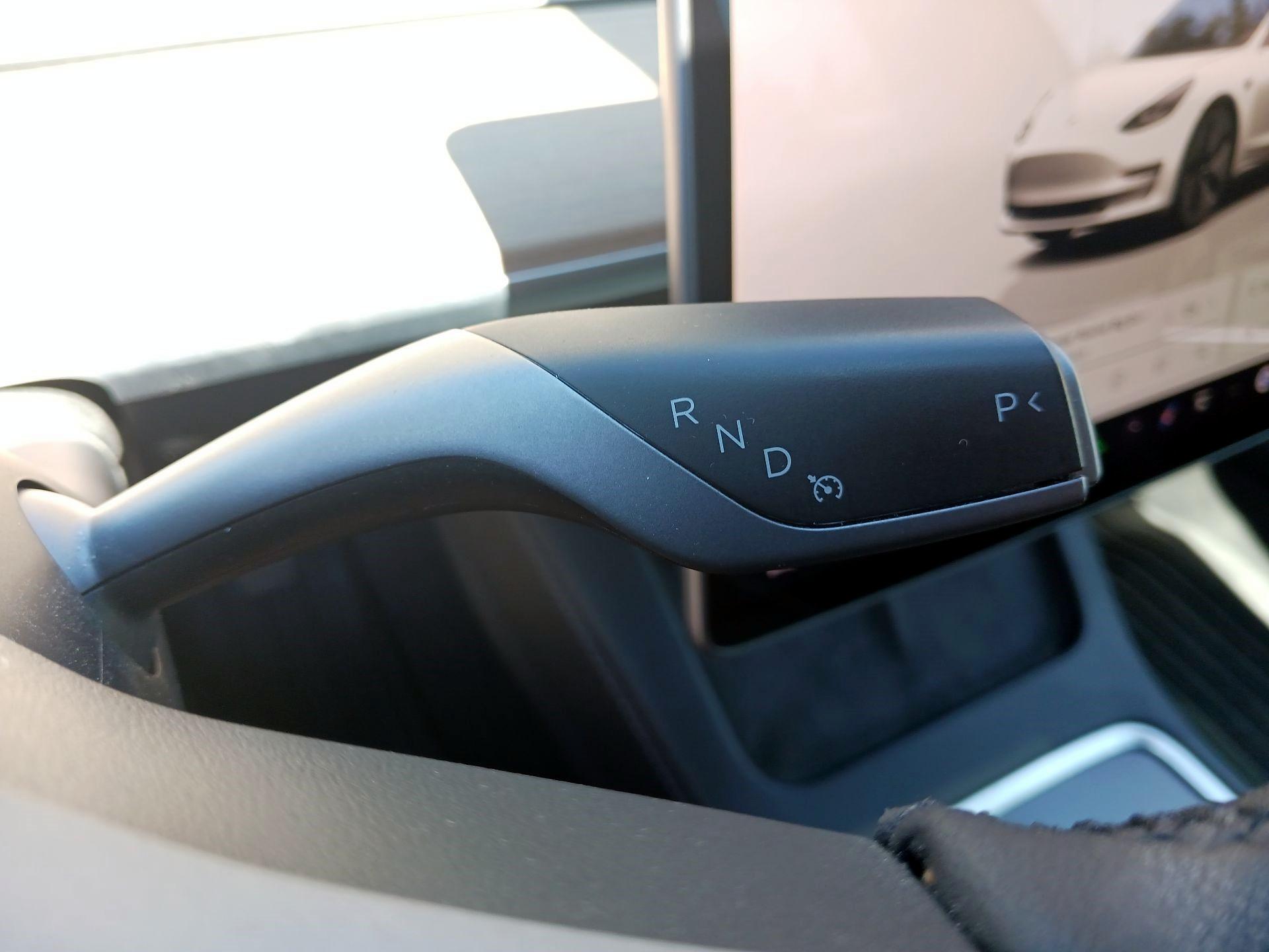 Thumbnail: 2022 Tesla Model 3 - 15
