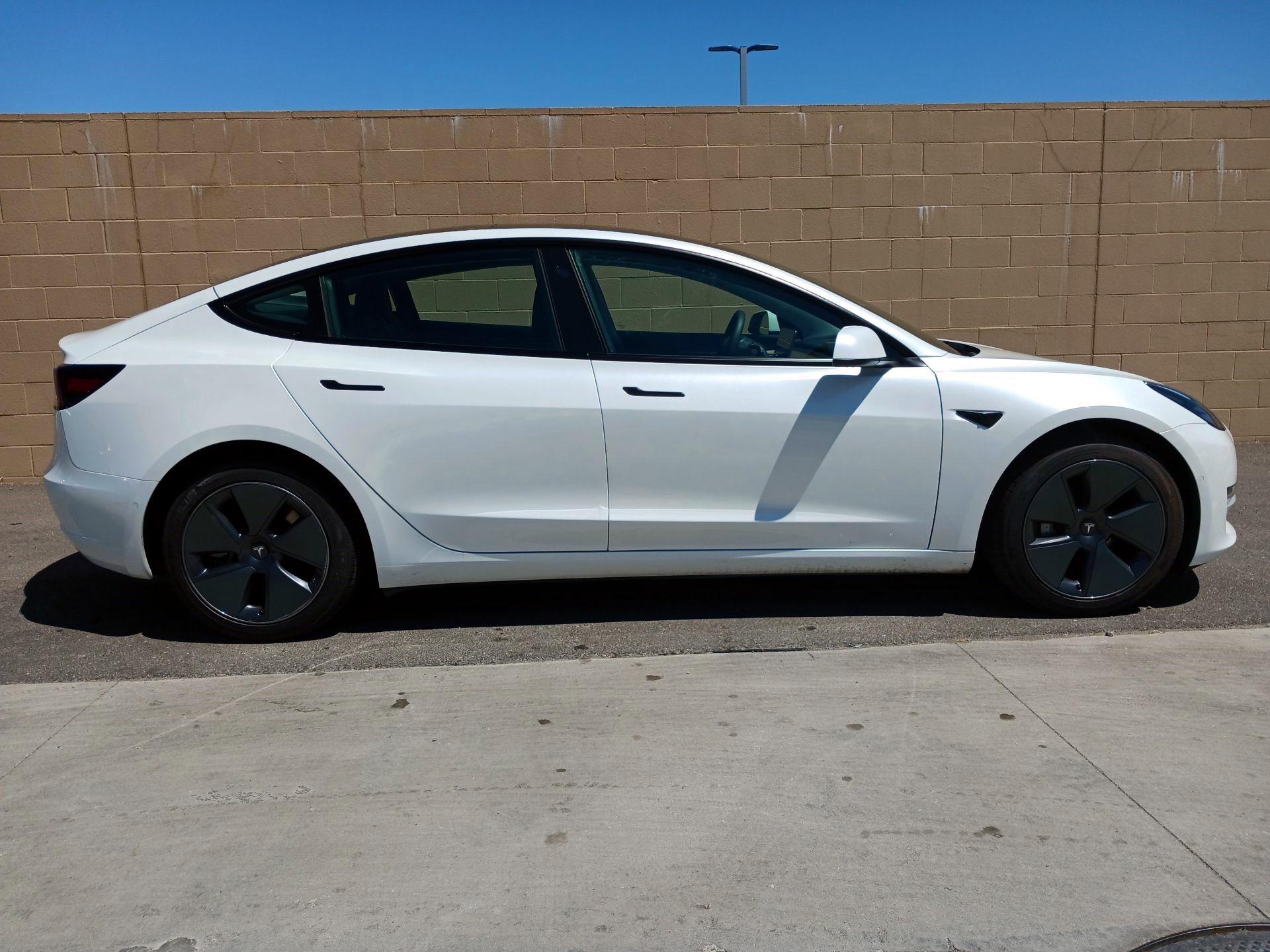 Thumbnail: 2022 Tesla Model 3 - 4