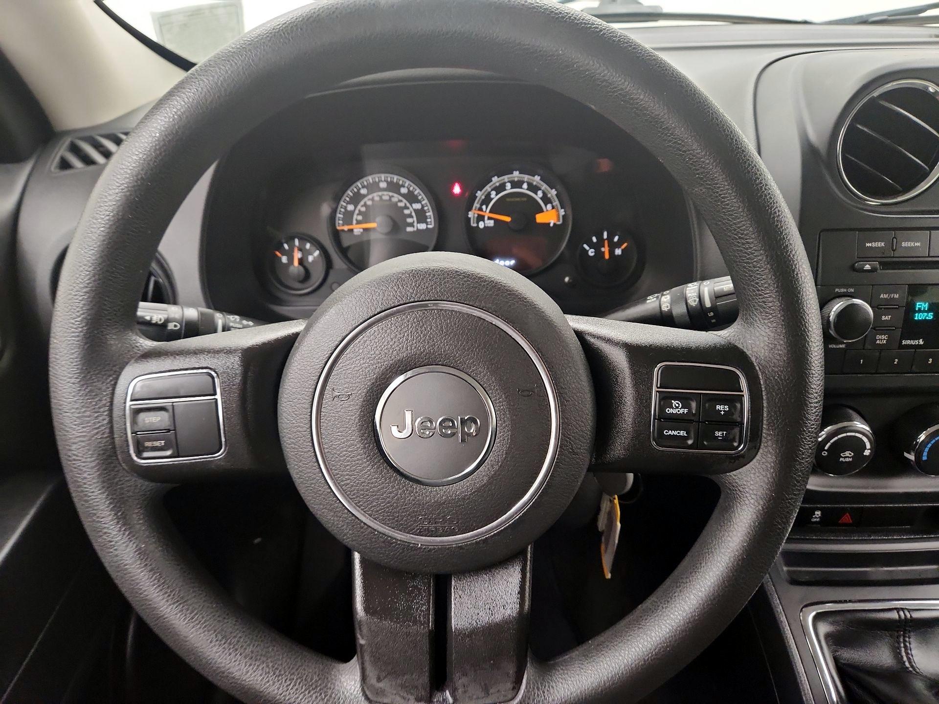 Thumbnail: 2016 Jeep Patriot - 10