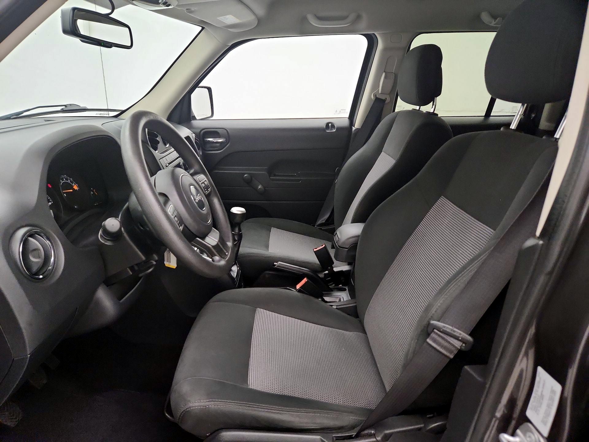 Thumbnail: 2016 Jeep Patriot - 11
