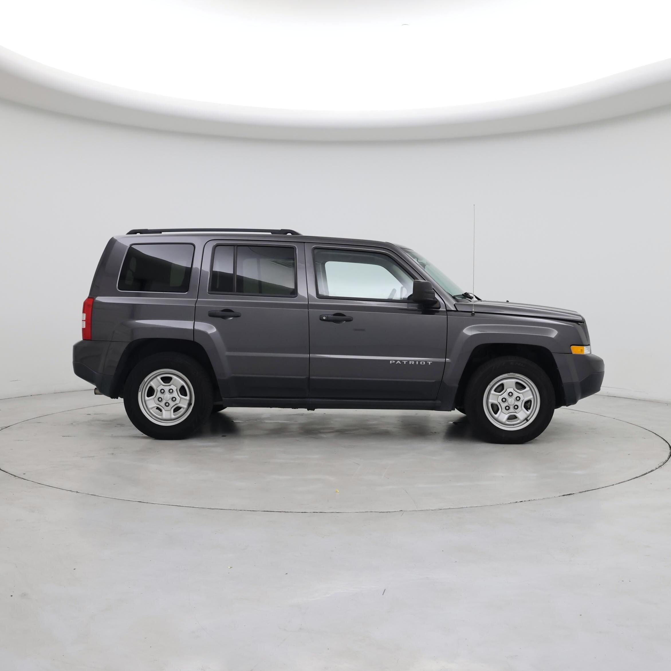 Thumbnail: 2016 Jeep Patriot - 7