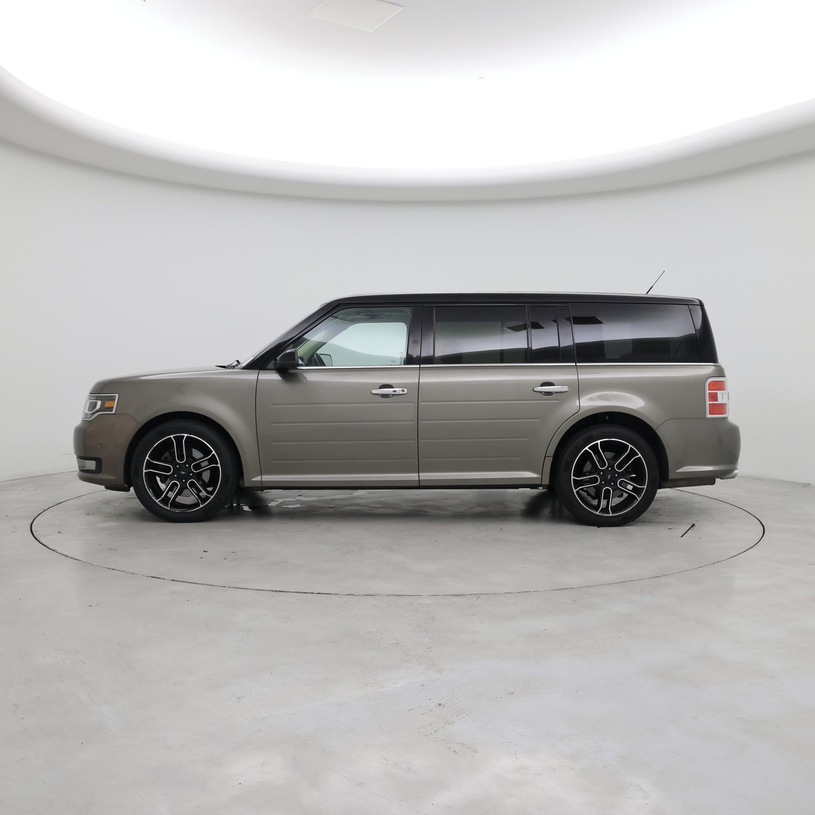 Thumbnail: 2013 Ford Flex - 3