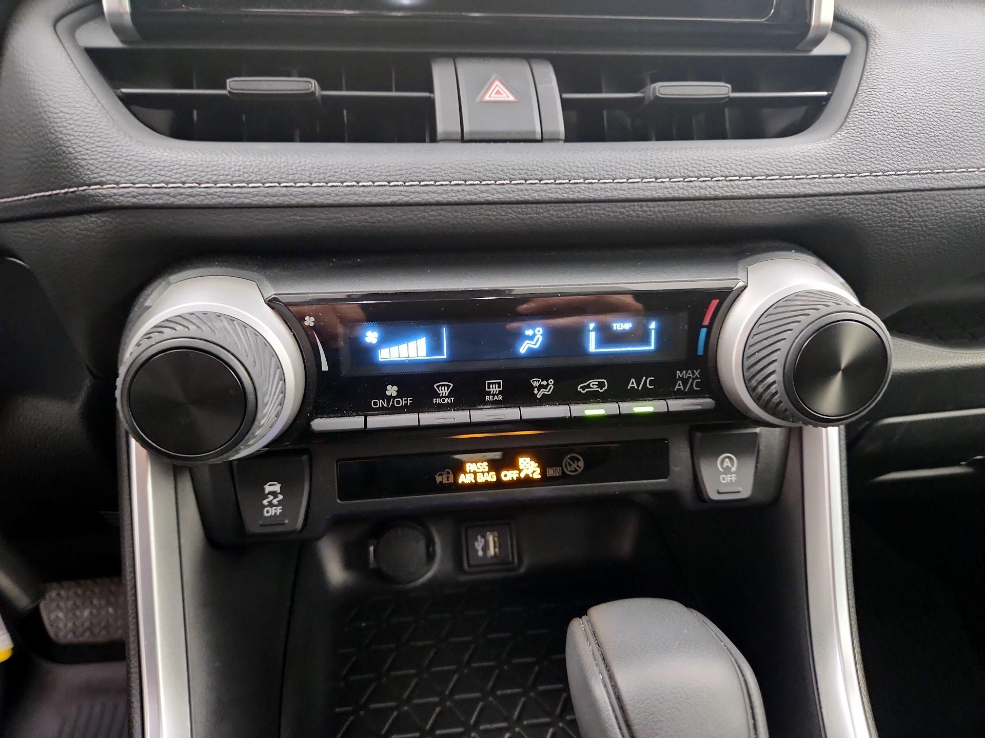 Thumbnail: 2024 Toyota RAV4 - 16