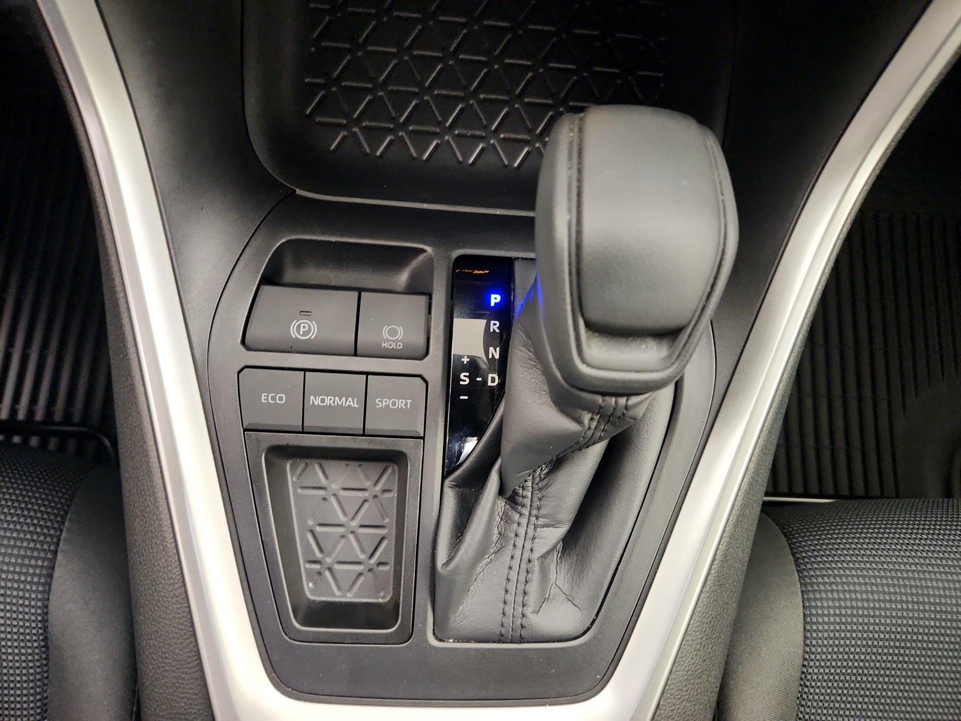 Thumbnail: 2024 Toyota RAV4 - 17