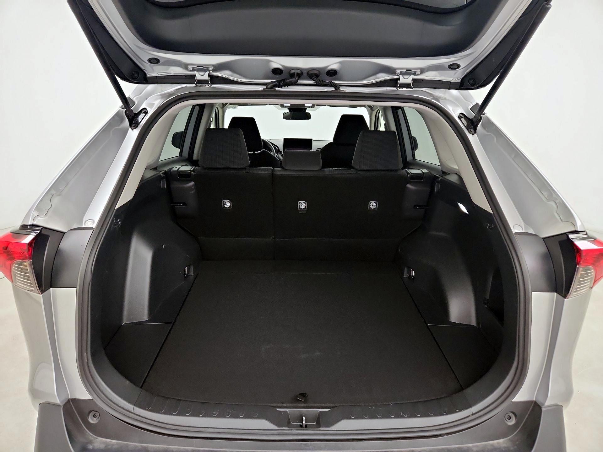 Thumbnail: 2024 Toyota RAV4 - 20