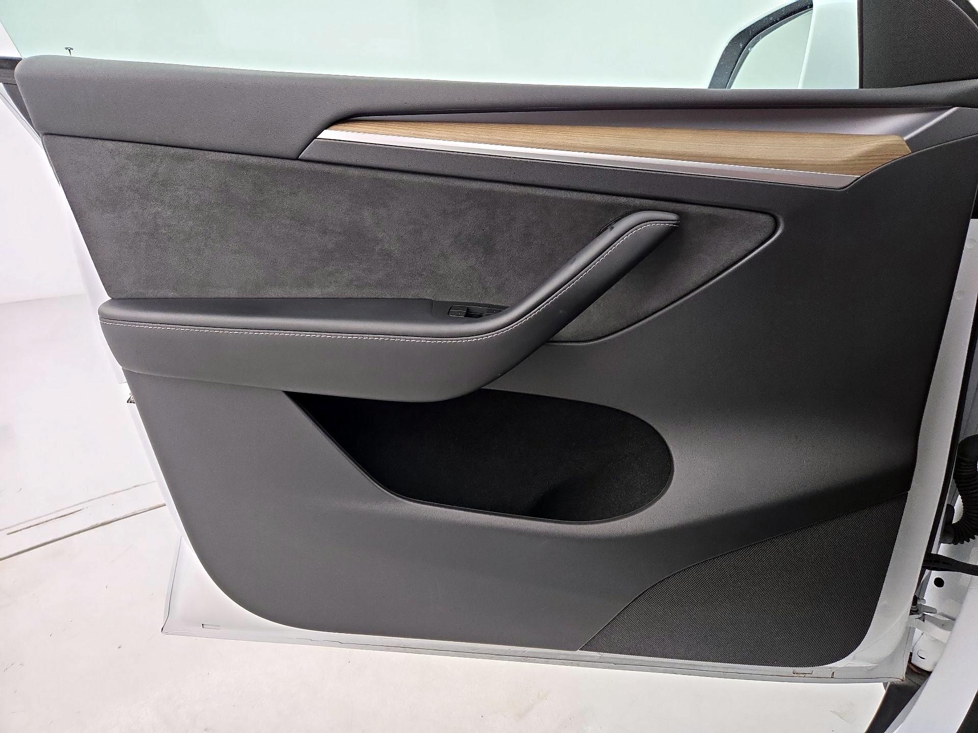 Thumbnail: 2023 Tesla Model Y - 12