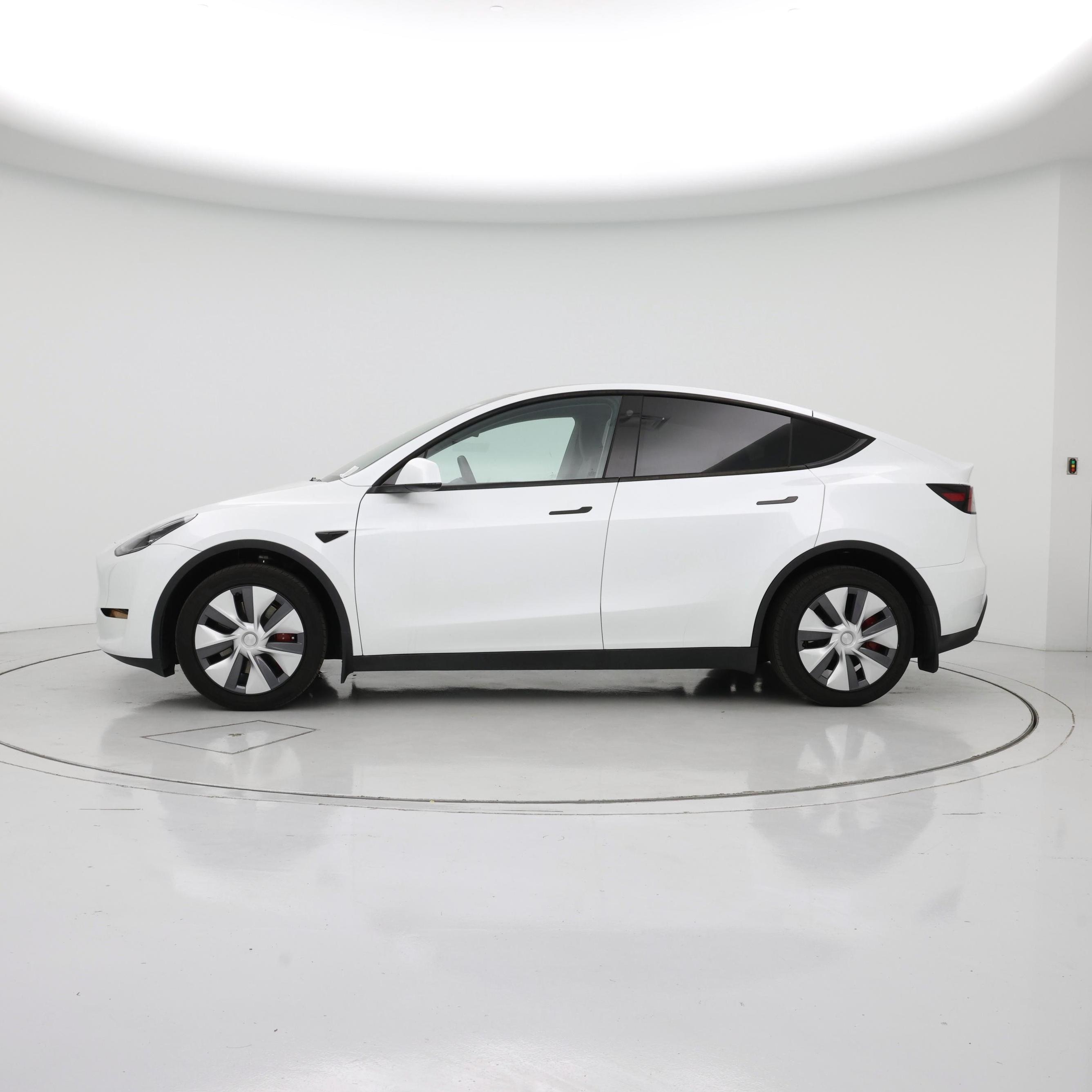 Thumbnail: 2023 Tesla Model Y - 3