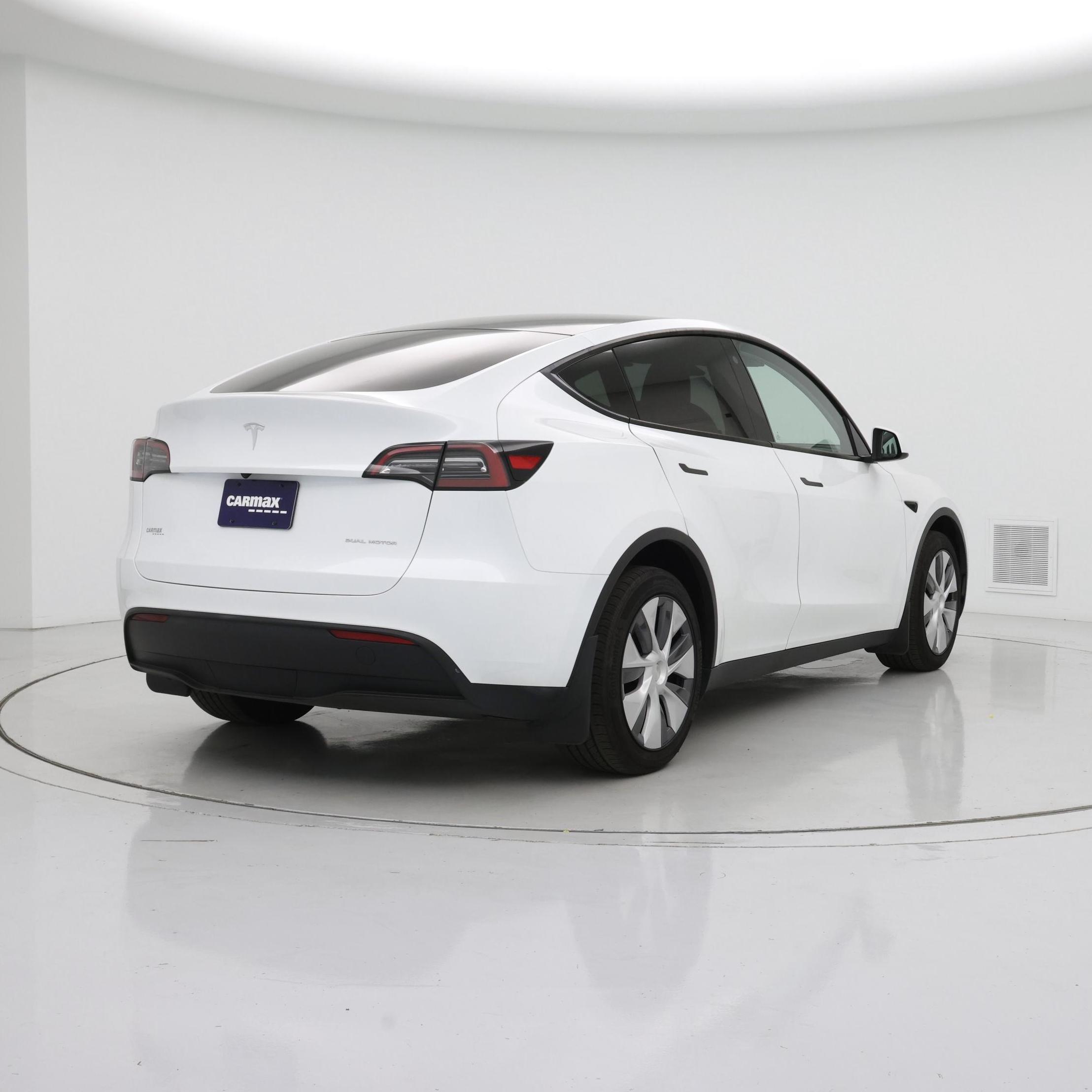Thumbnail: 2023 Tesla Model Y - 8