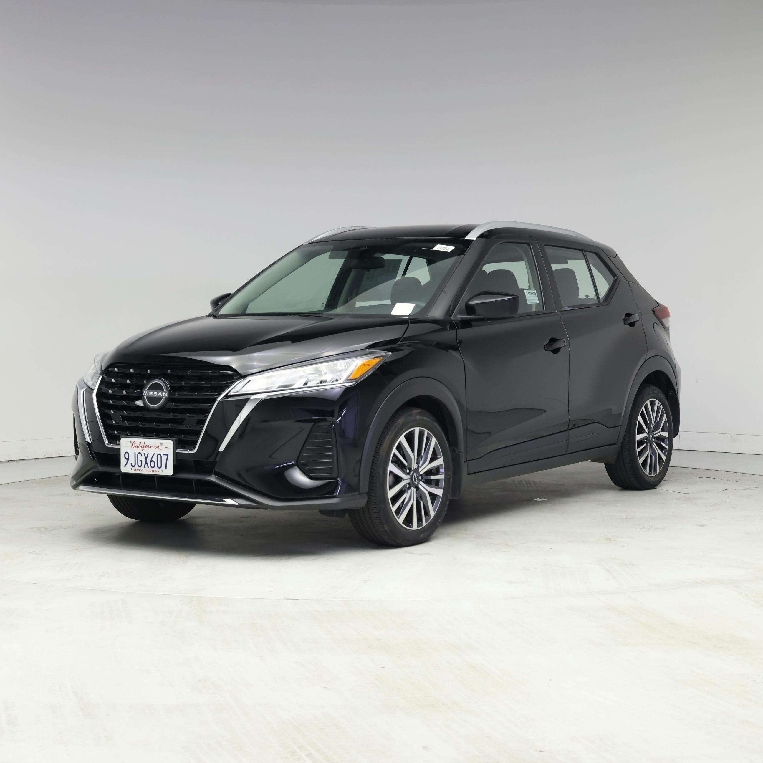 Thumbnail: 2023 Nissan Kicks - 4
