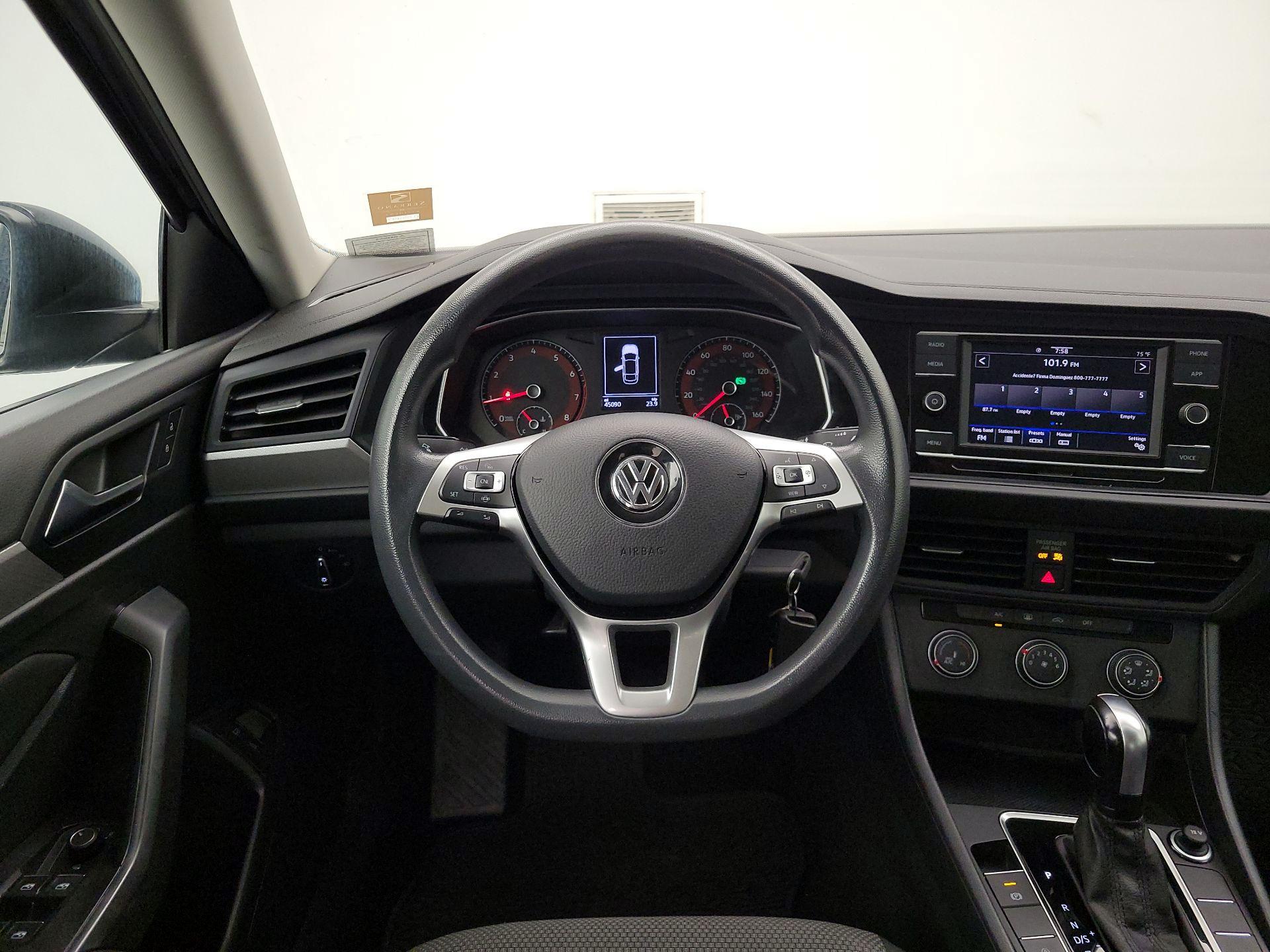 Thumbnail: 2021 Volkswagen Jetta - 10