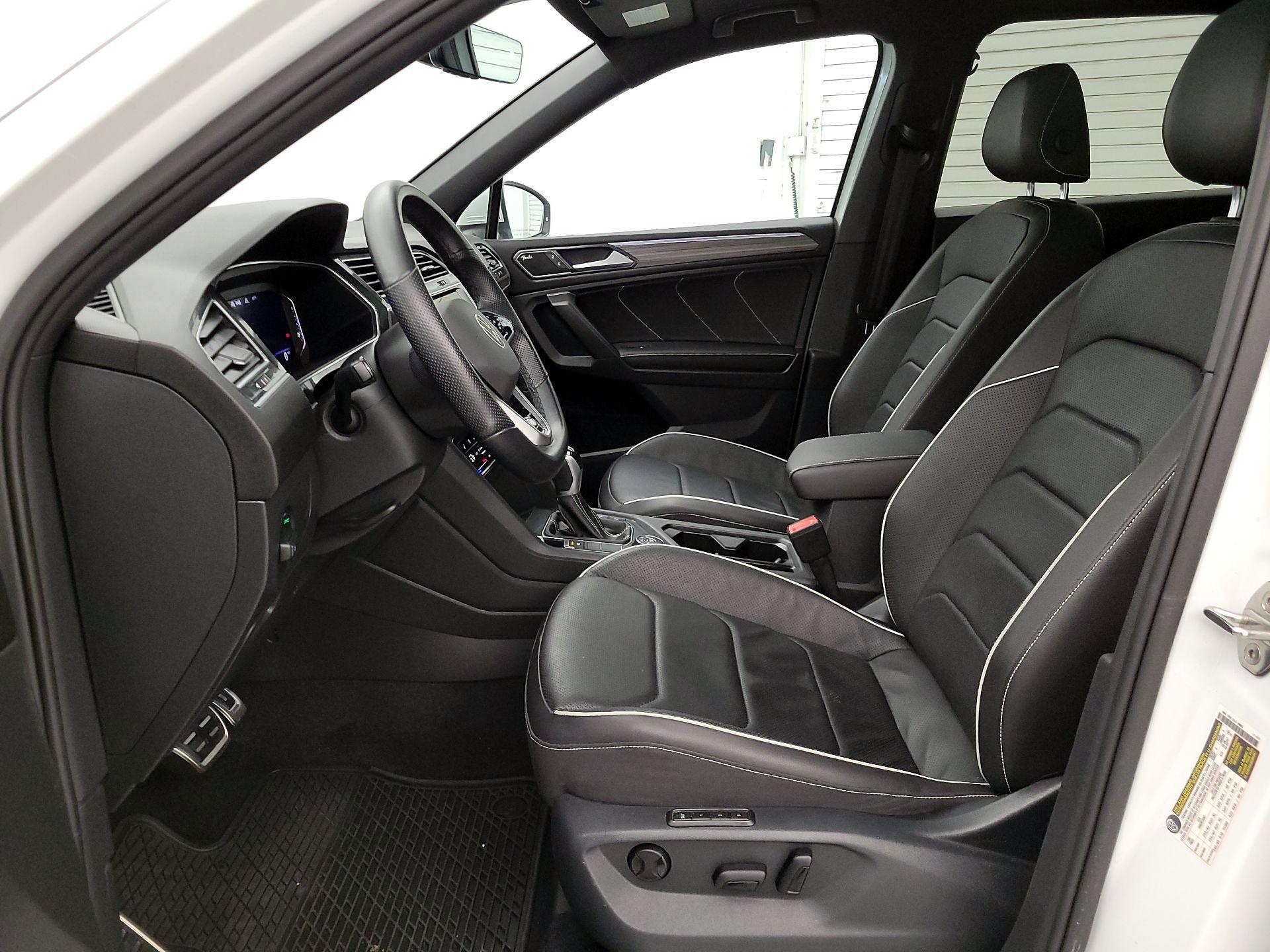 Thumbnail: 2022 Volkswagen Tiguan - 11