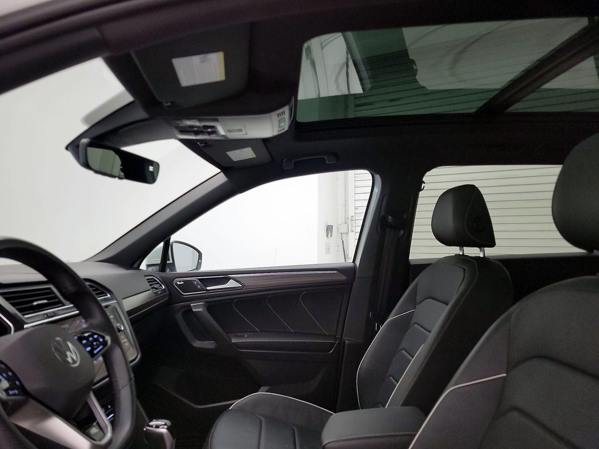 Thumbnail: 2022 Volkswagen Tiguan - 19