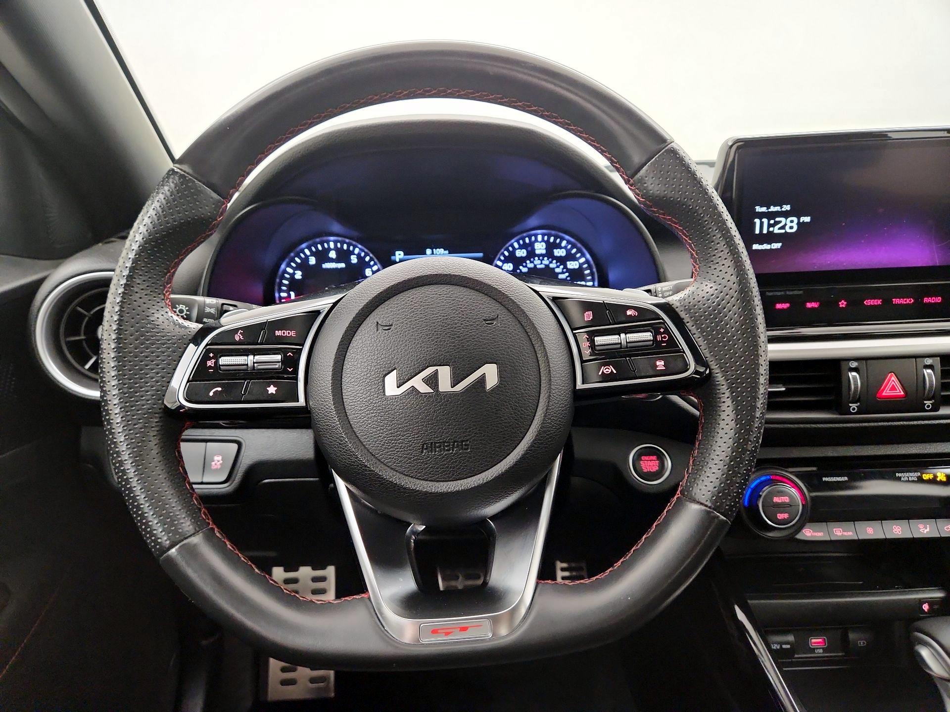 Thumbnail: 2023 Kia Forte - 10