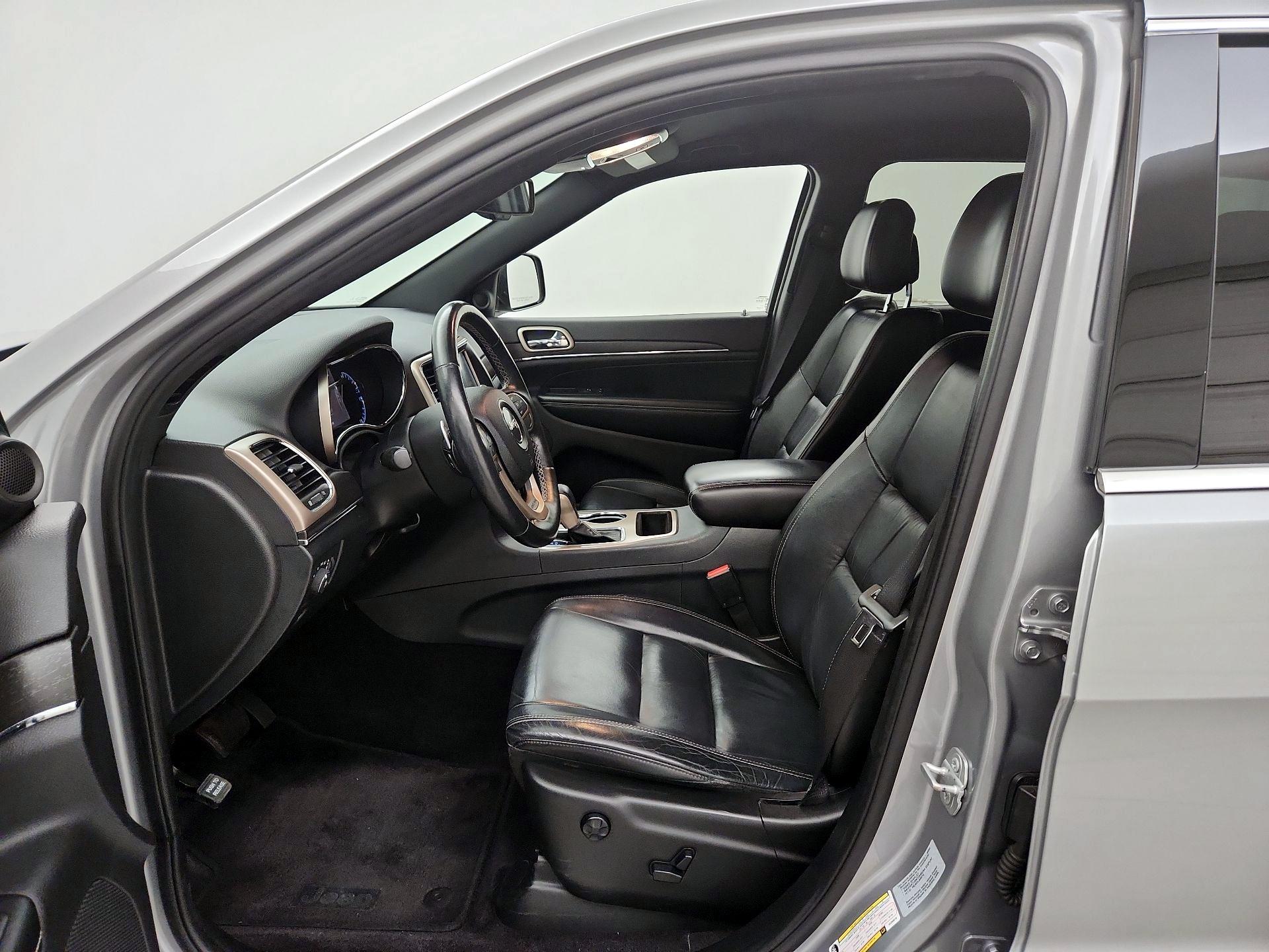 Thumbnail: 2016 Jeep Grand Cherokee - 11