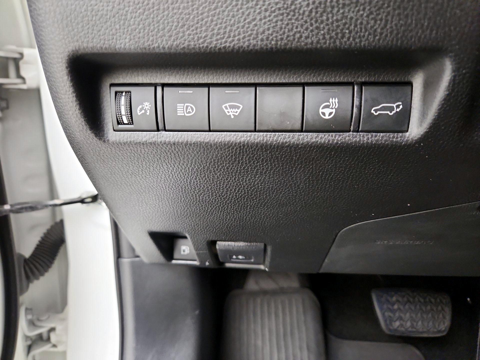 Thumbnail: 2020 Toyota RAV4 - 13