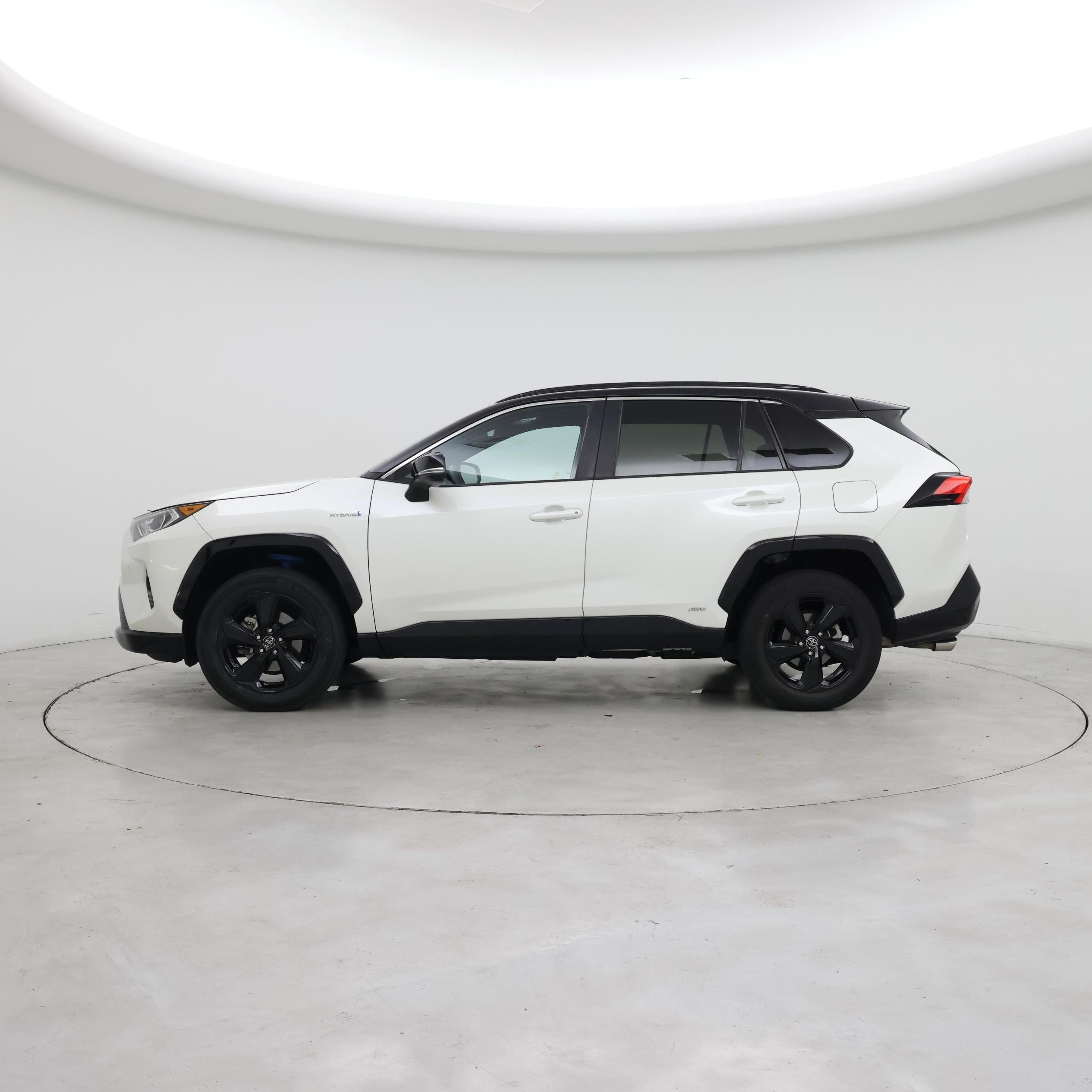 Thumbnail: 2020 Toyota RAV4 - 3