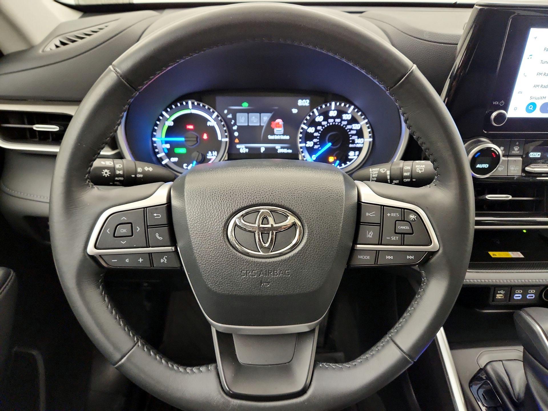 Thumbnail: 2023 Toyota Highlander - 10