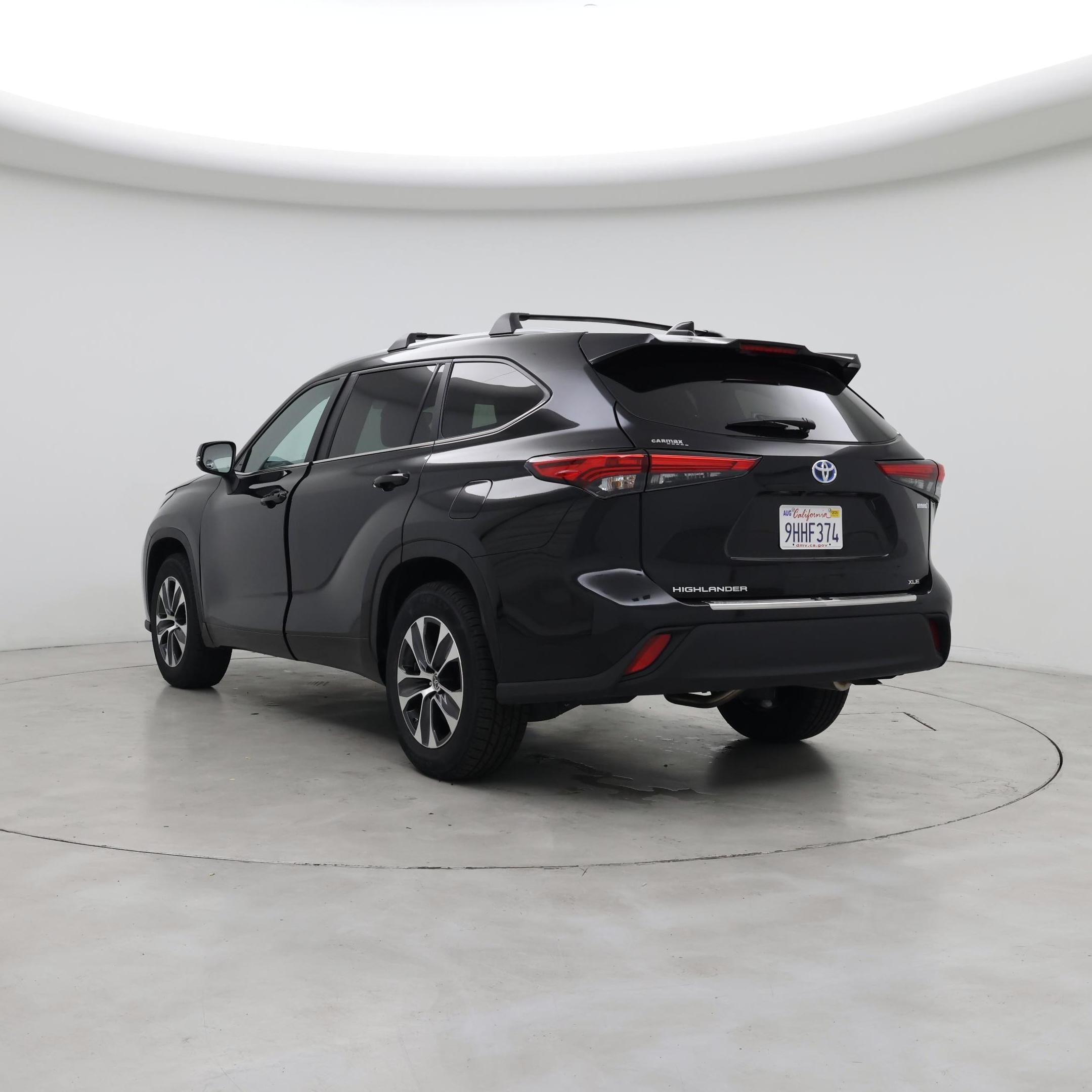 Thumbnail: 2023 Toyota Highlander - 2