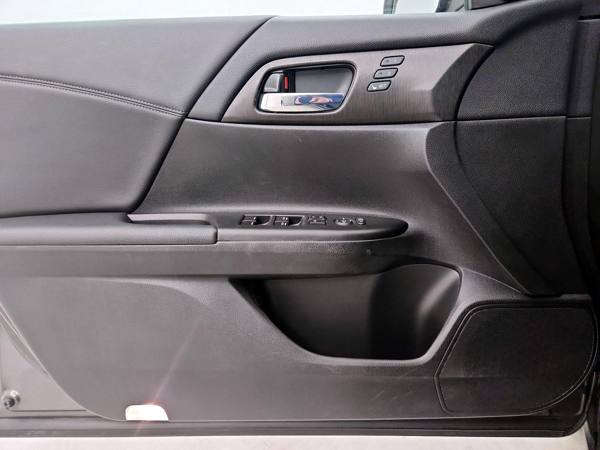 Thumbnail: 2015 Honda Accord - 12