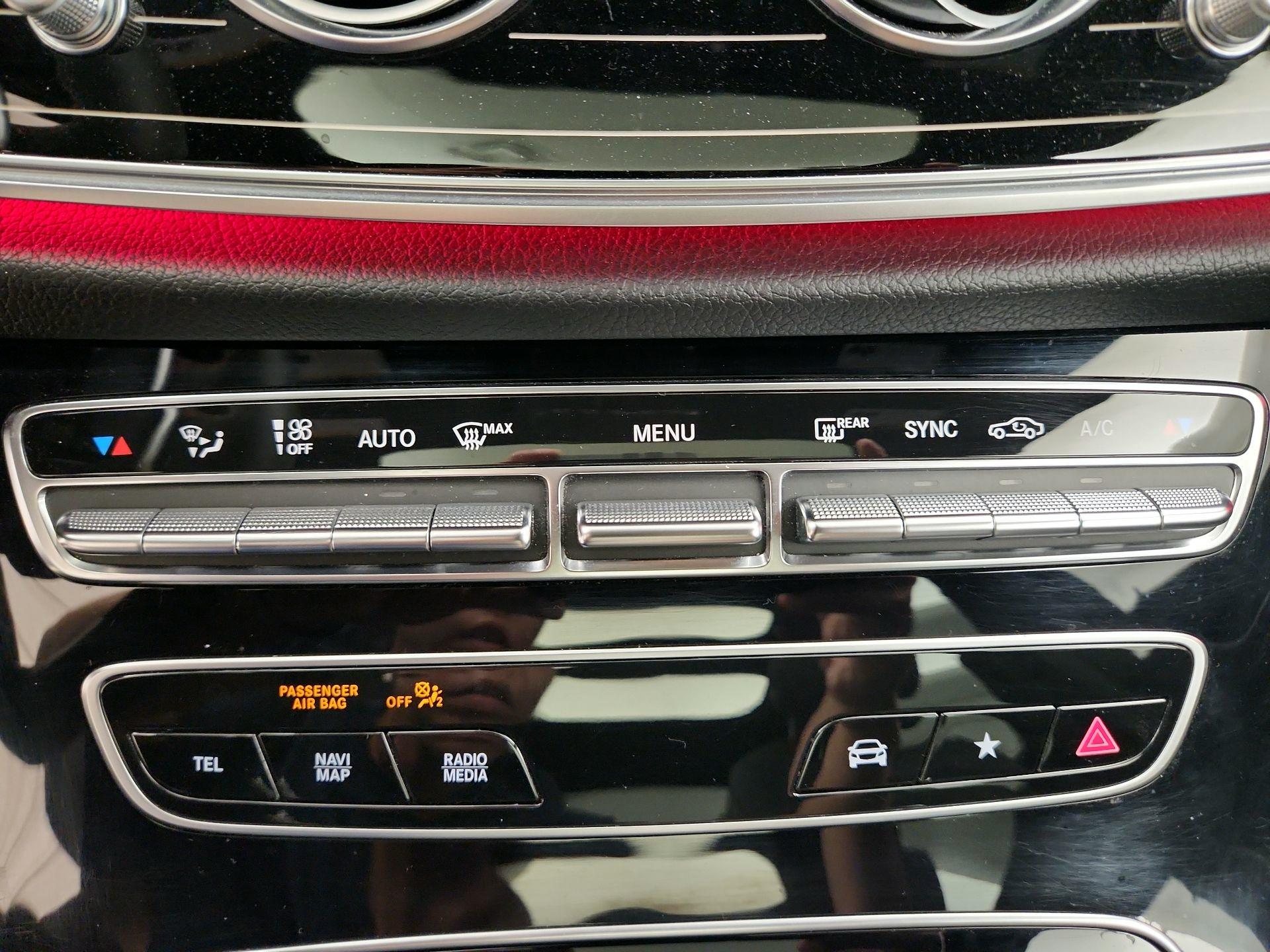 Thumbnail: 2022 Mercedes-Benz E-Class - 17