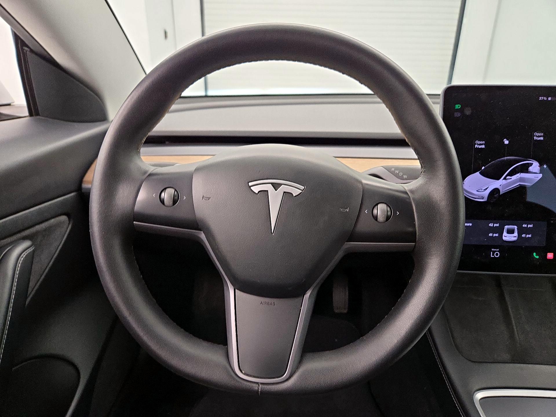 Thumbnail: 2021 Tesla Model 3 - 10