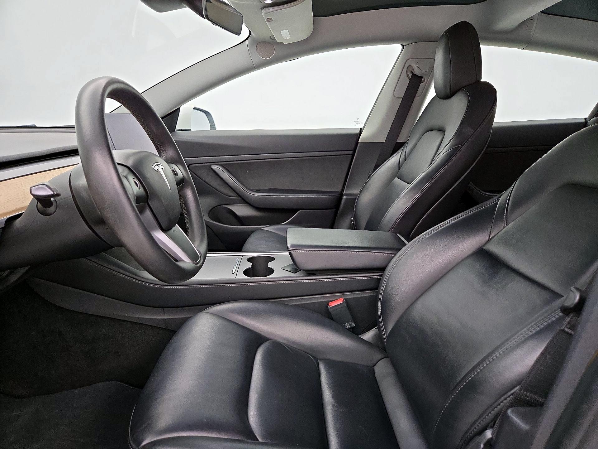 Thumbnail: 2021 Tesla Model 3 - 11