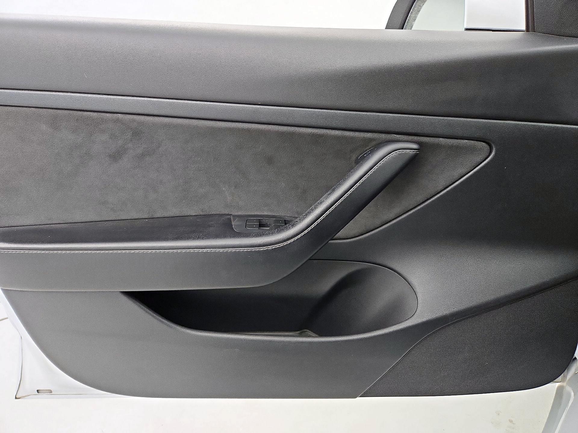 Thumbnail: 2021 Tesla Model 3 - 12